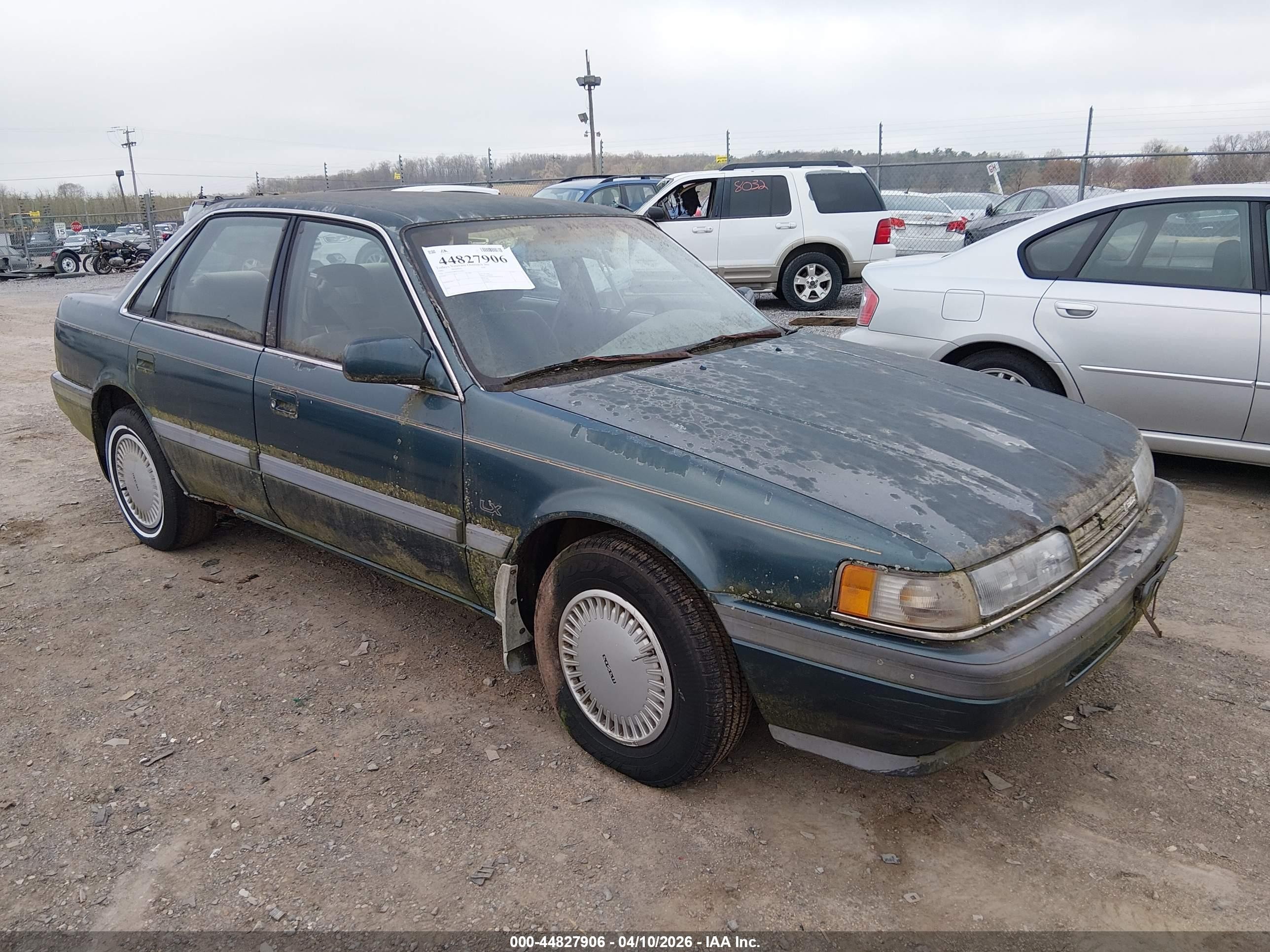 1992 Mazda 626, VIN 1YVGD22B8N5213621 — Side