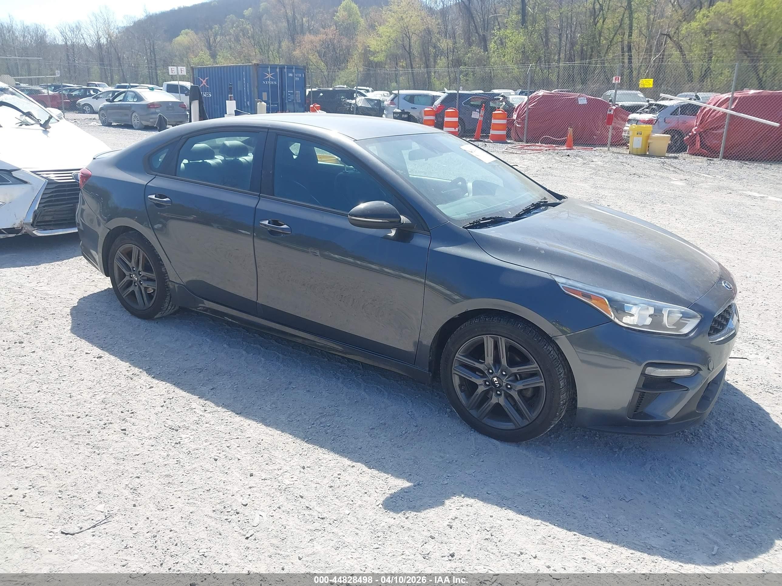 2021 Kia Forte GT-Line, VIN 3KPF34AD8ME417065 — Front end