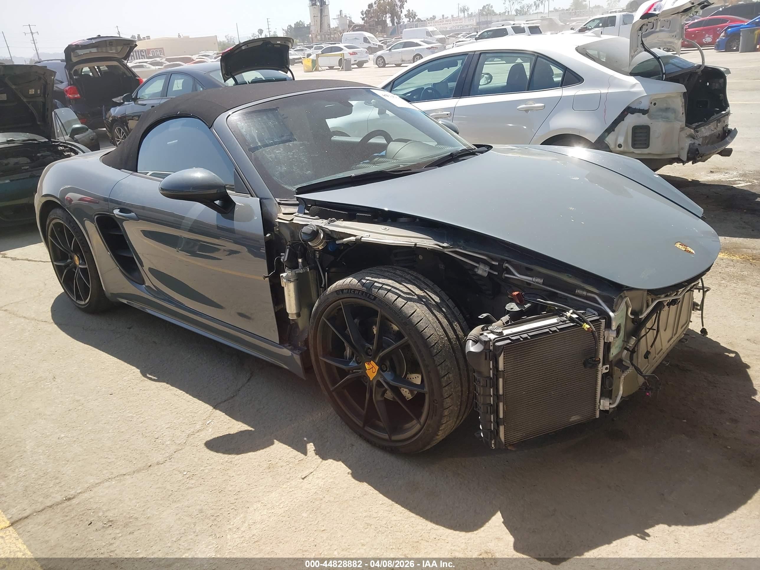 2018 Porsche 718 Boxster, VIN WP0CA2A82JS210857 — Front end