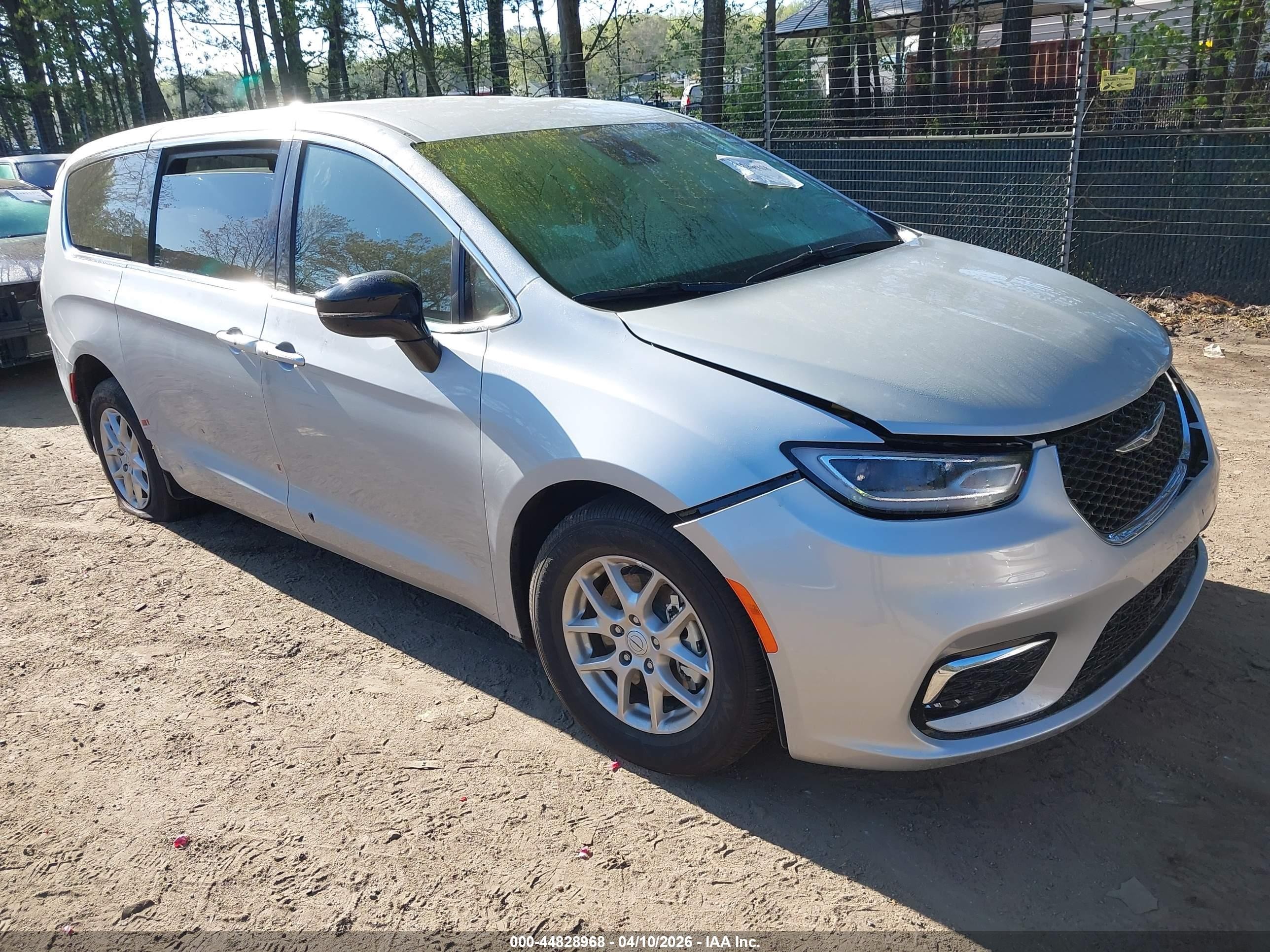 2026 Chrysler Pacifica Select, VIN 2C4RC1BG0TR208873 — Vandalism