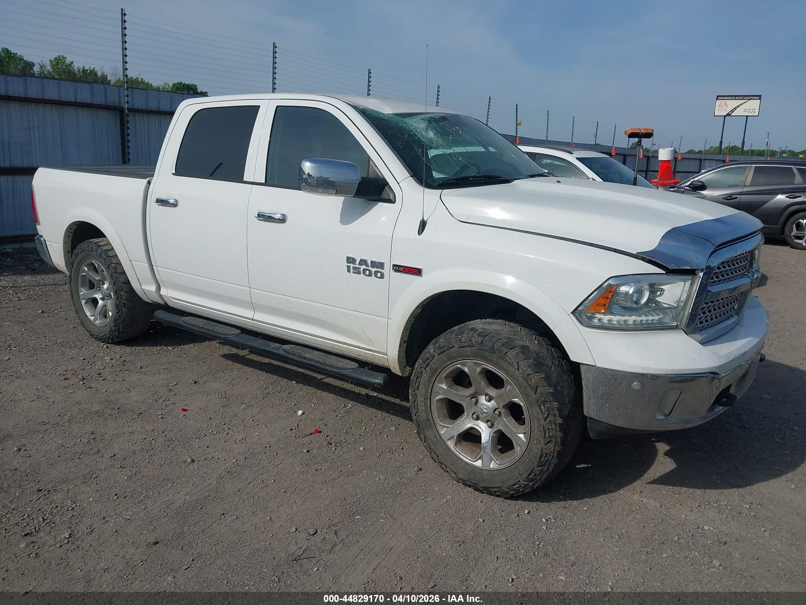 2016 Ram 1500 Laramie, VIN 1C6RR7NM1GS158497 — Roof