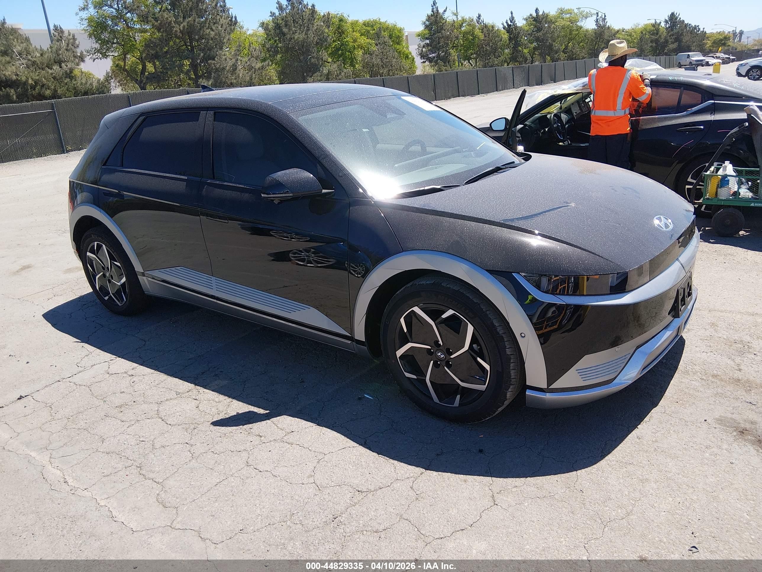 2024 Hyundai Ioniq 5 Limited, VIN KM8KR4DE6RU334384 — Side