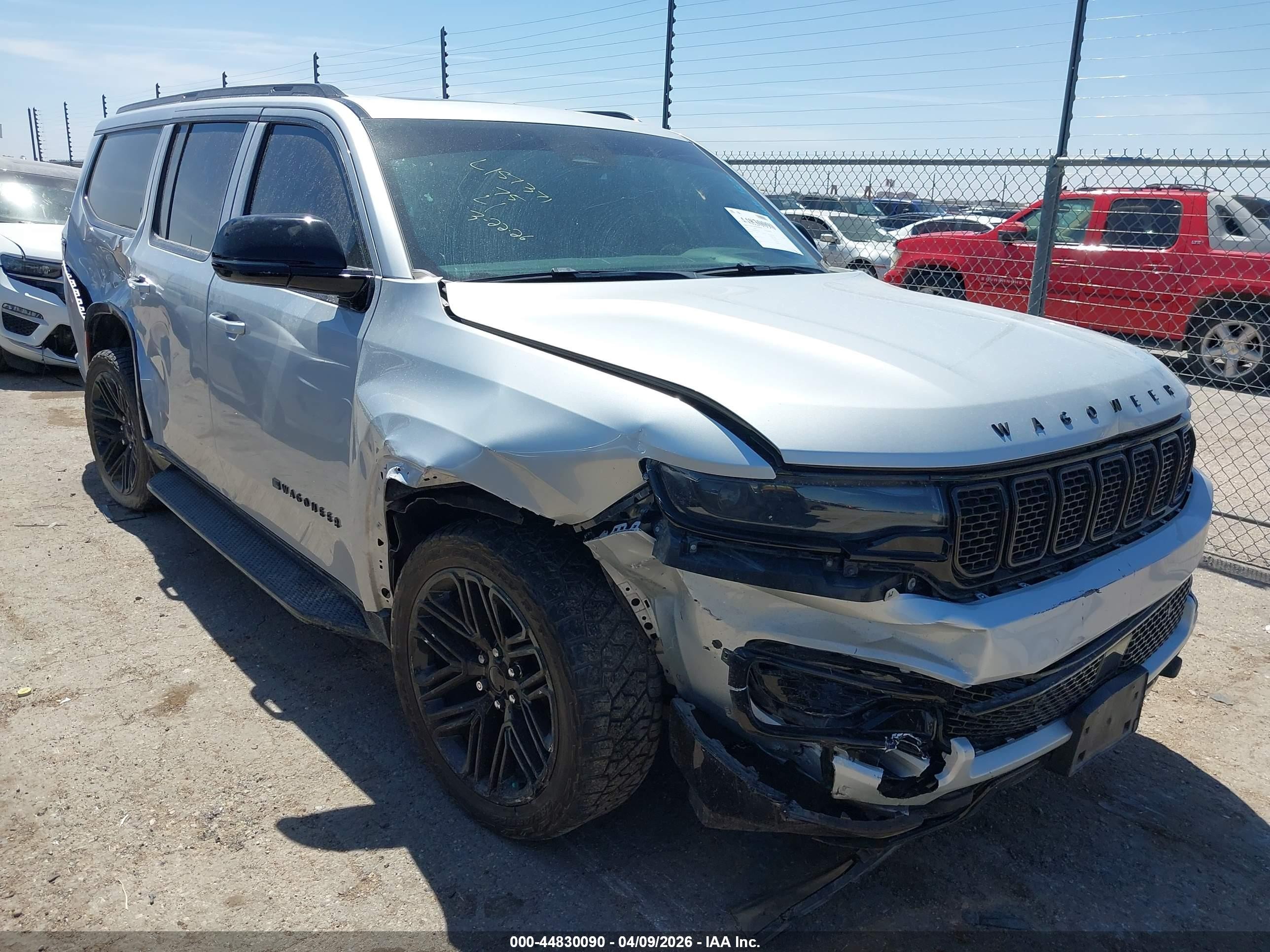 2024 Jeep Wagoneer Series II, VIN 1C4SJSBPXRS102905 — Перед