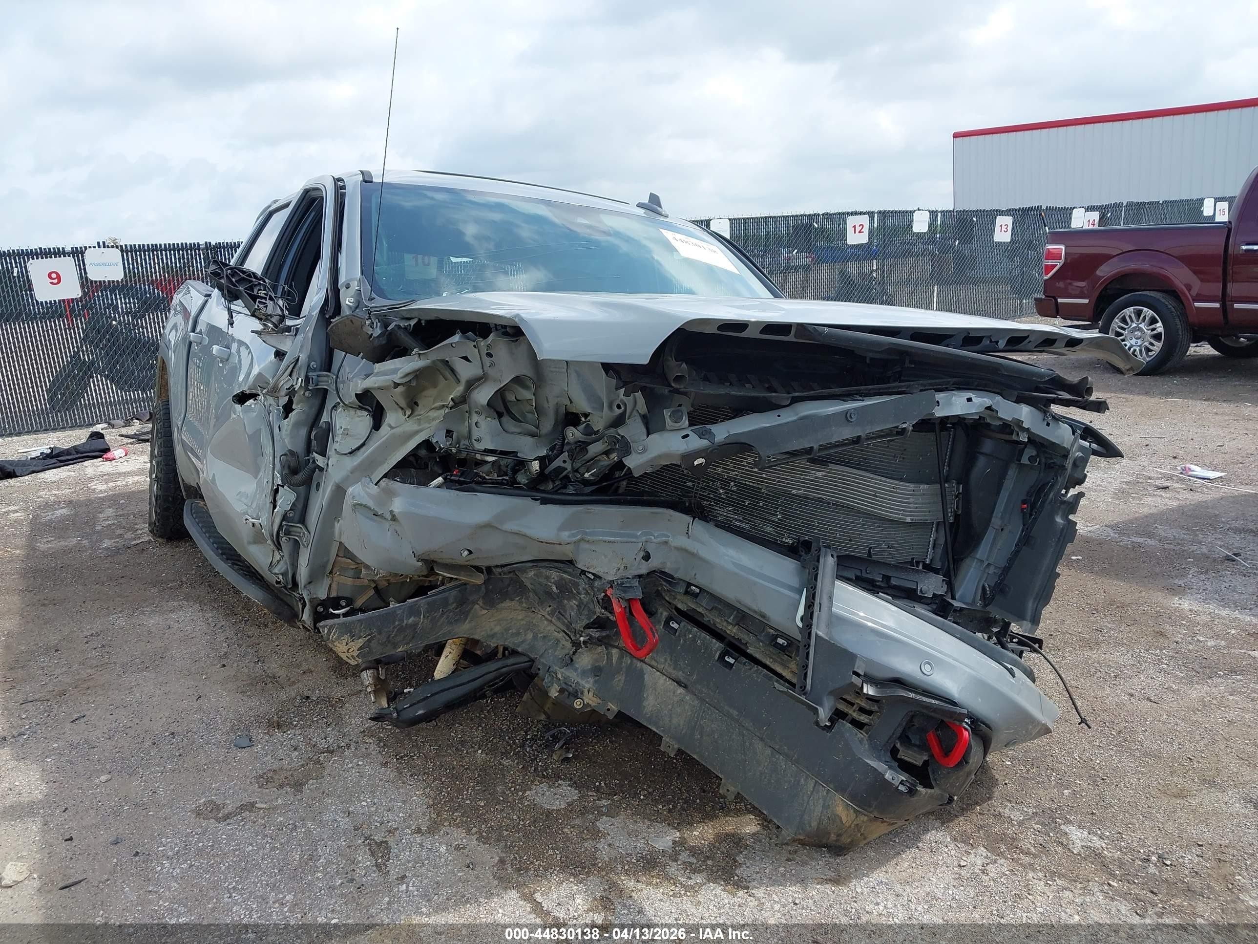 2025 GMC Sierra 1500 AT4, VIN 3GTUUEEL3SG200049 — Опрокидывание