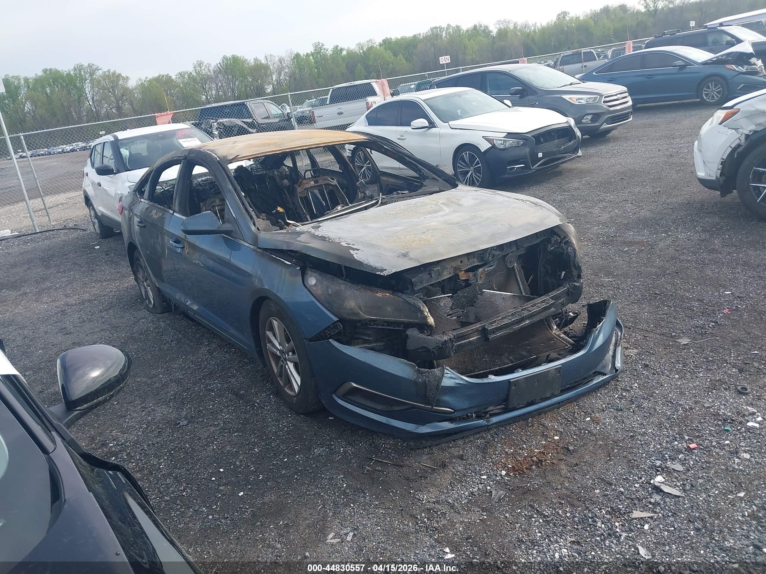 2017 Hyundai Sonata SE, VIN 5NPE24AF1HH551627 — Пожар в салоне