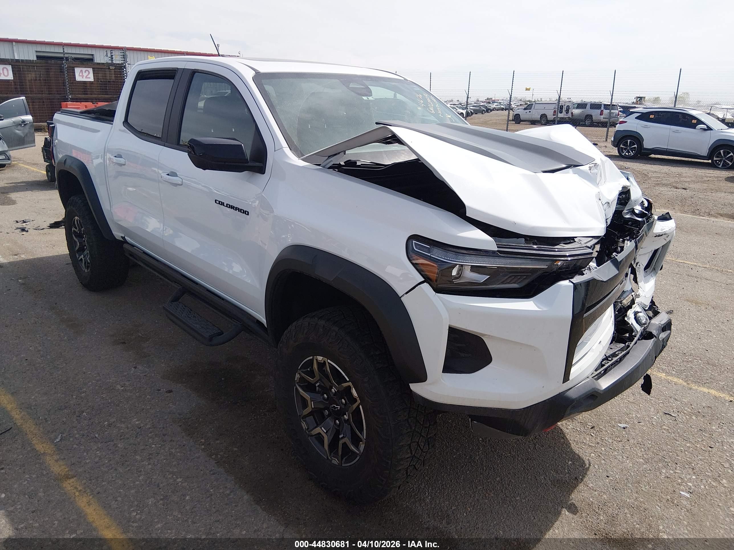 2023 Chevrolet Colorado 4WD ZR2, VIN 1GCPTFEK4P1224962 — Front end