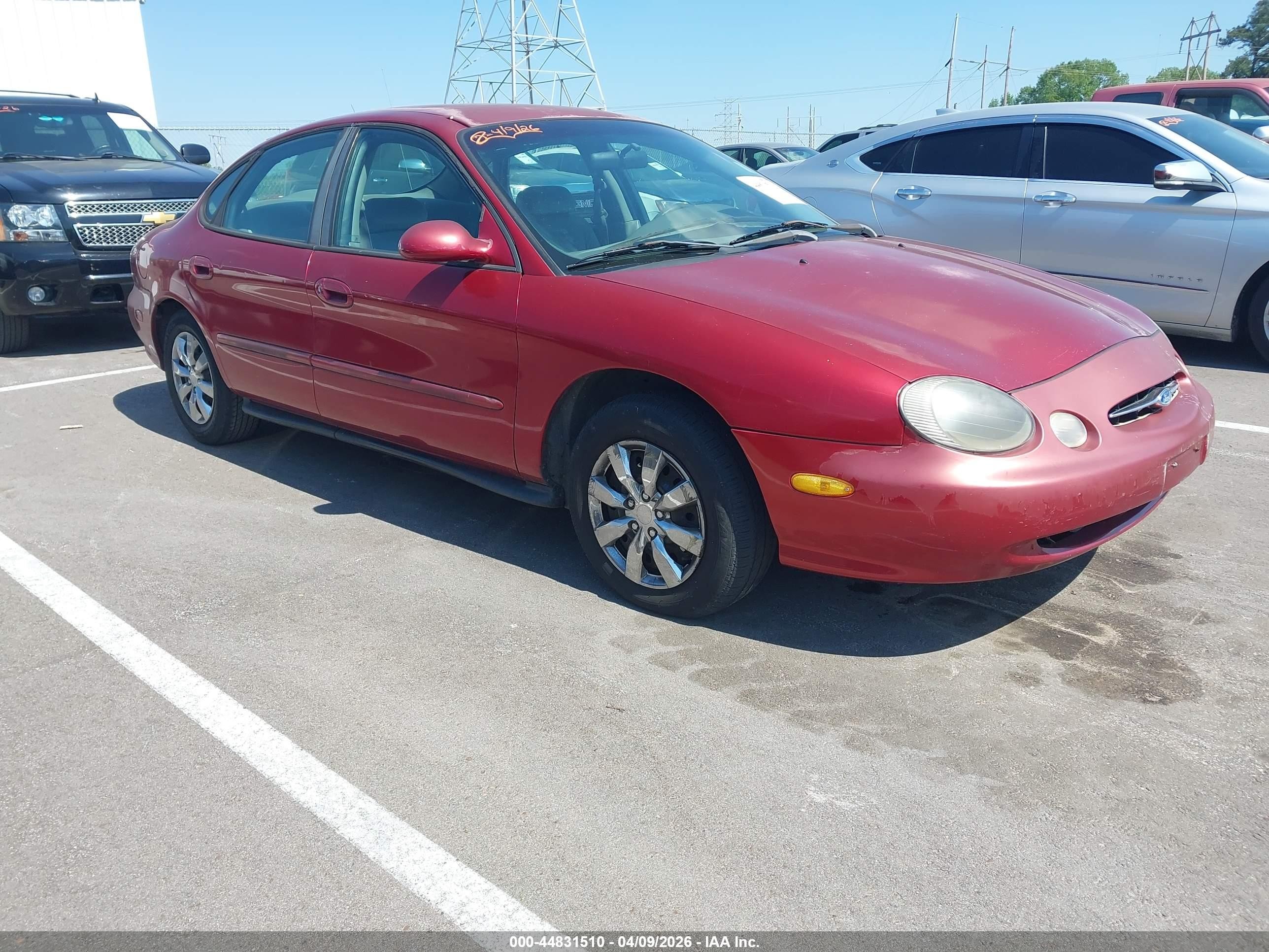 1998 Ford Taurus LX, VIN 1FAFP52UXWA221388 — Перед