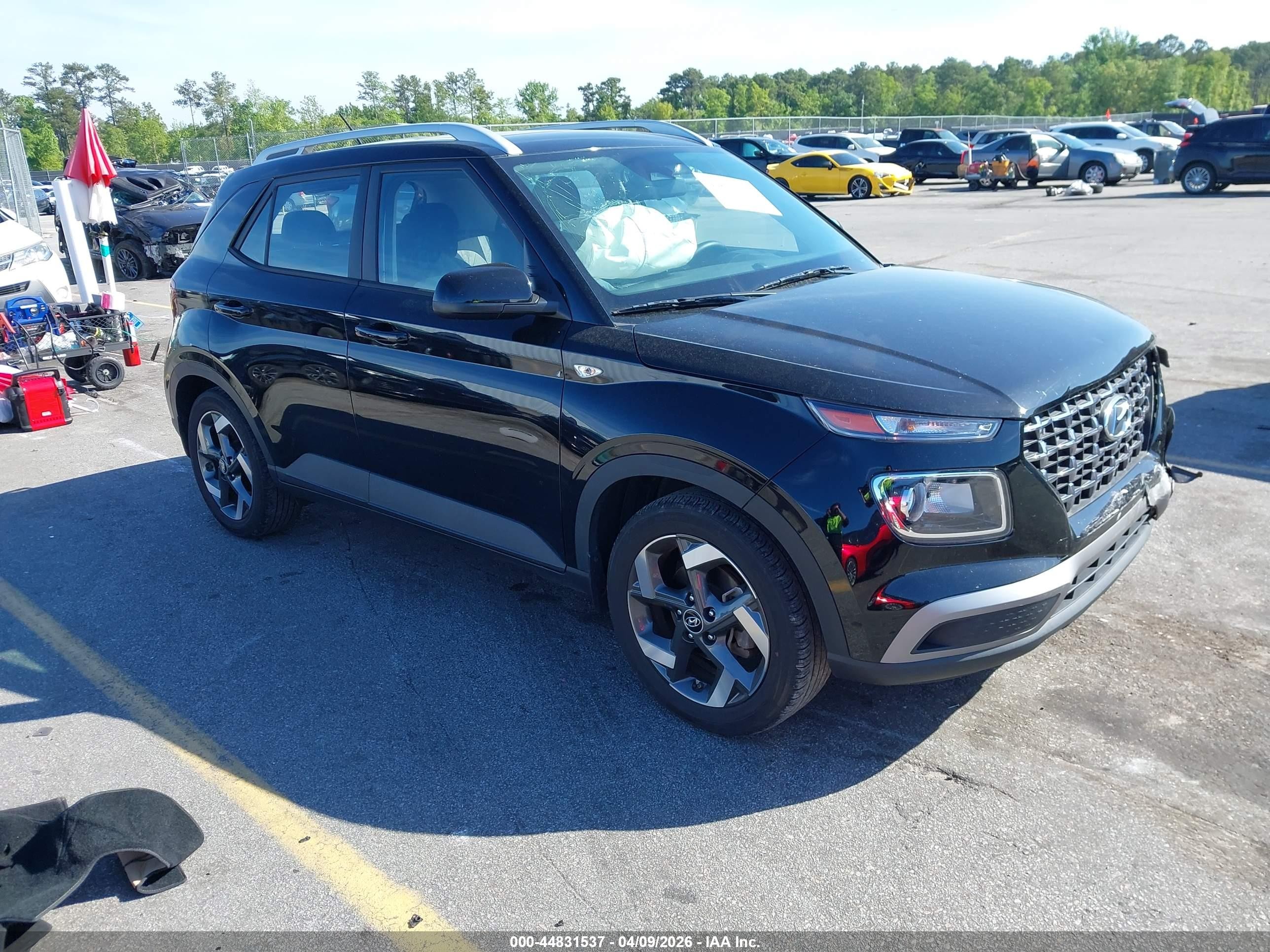 2023 Hyundai Venue SEL, VIN KMHRC8A32PU209728 — Front end