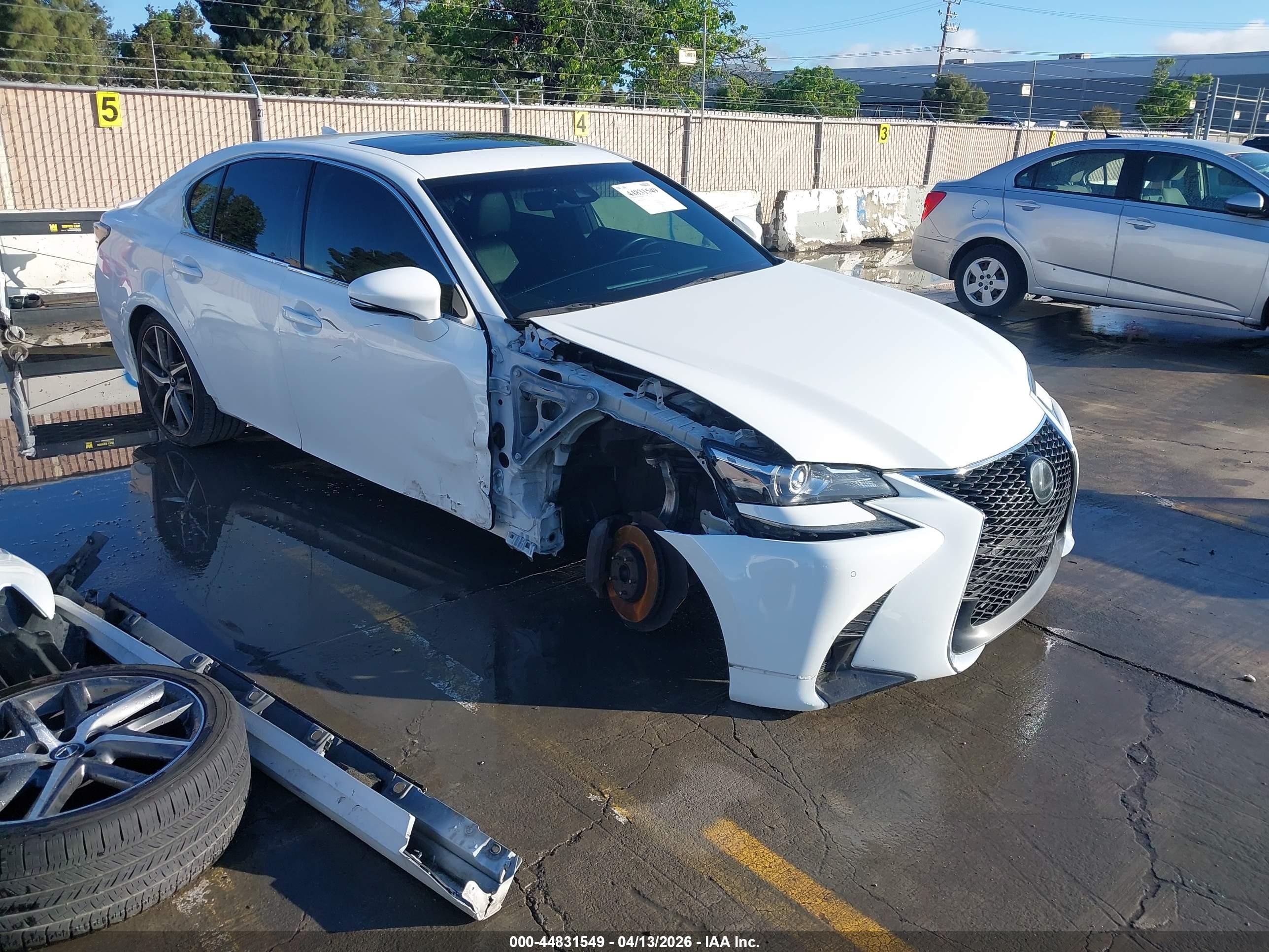 2019 Lexus GS 350 F Sport, VIN JTHBZ1BL8KA017880 — Front end