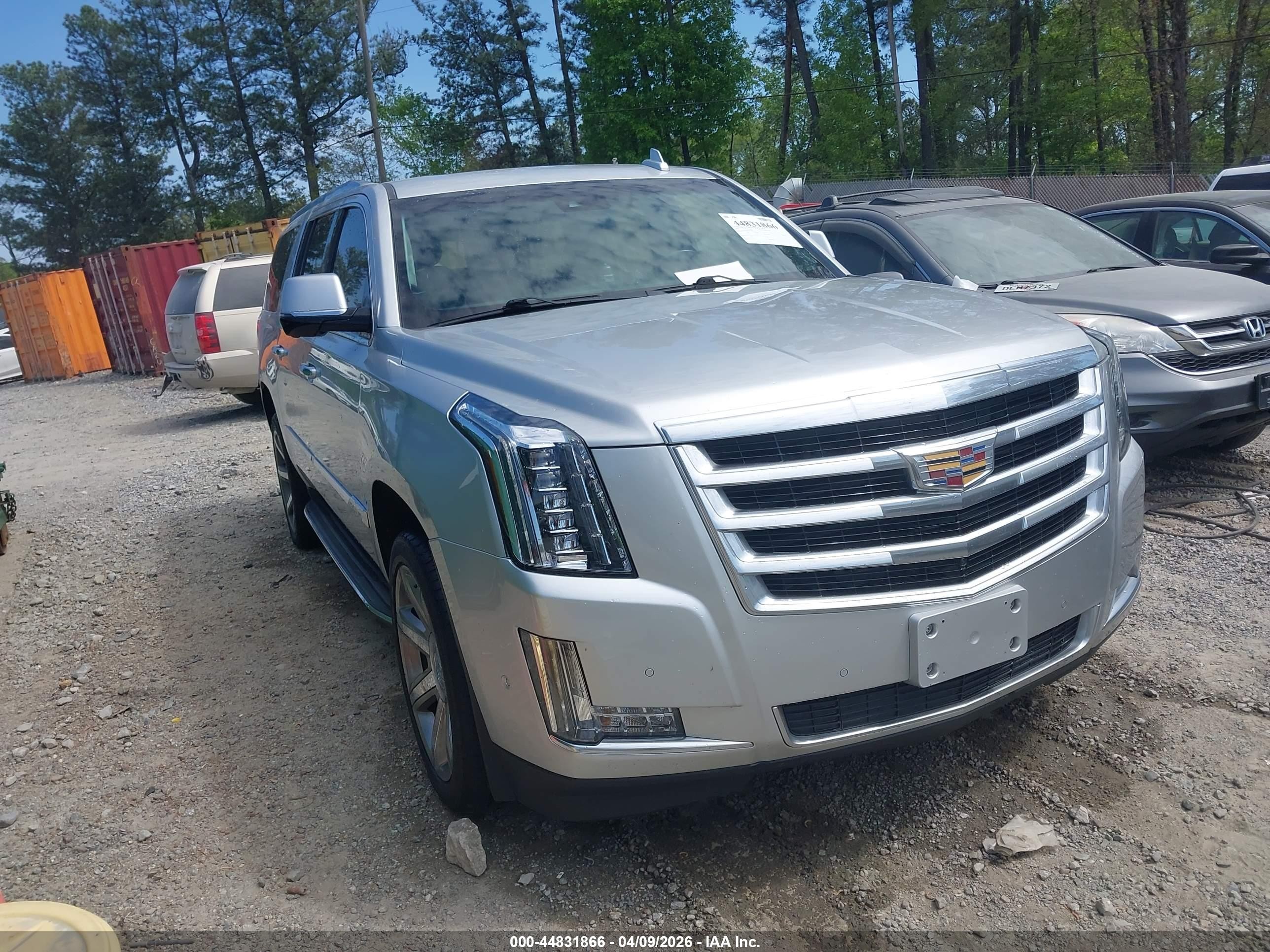 2017 Cadillac Escalade ESV Luxury, VIN 1GYS4HKJ5HR137289 — Side