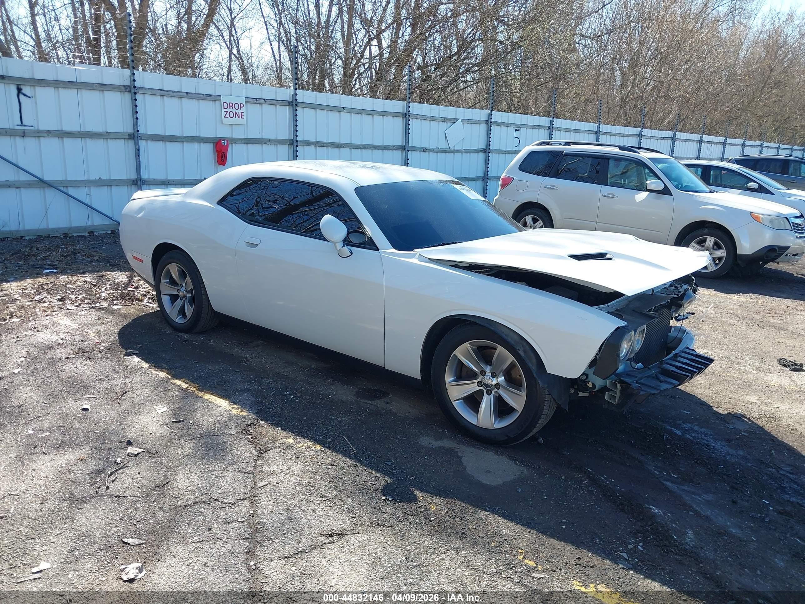 2017 Dodge Challenger SXT, VIN 2C3CDZAG6HH503190 — Front end
