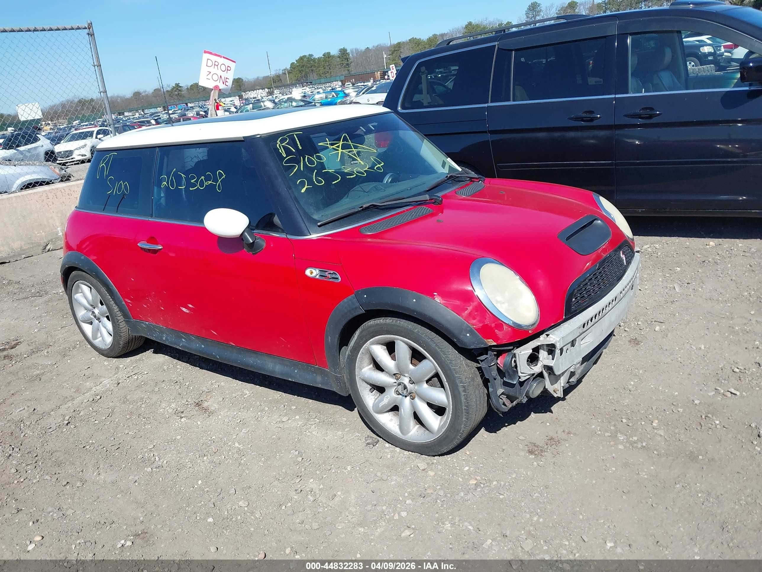 2003 MINI Hardtop S, VIN WMWRE33463TD72373 — Перед