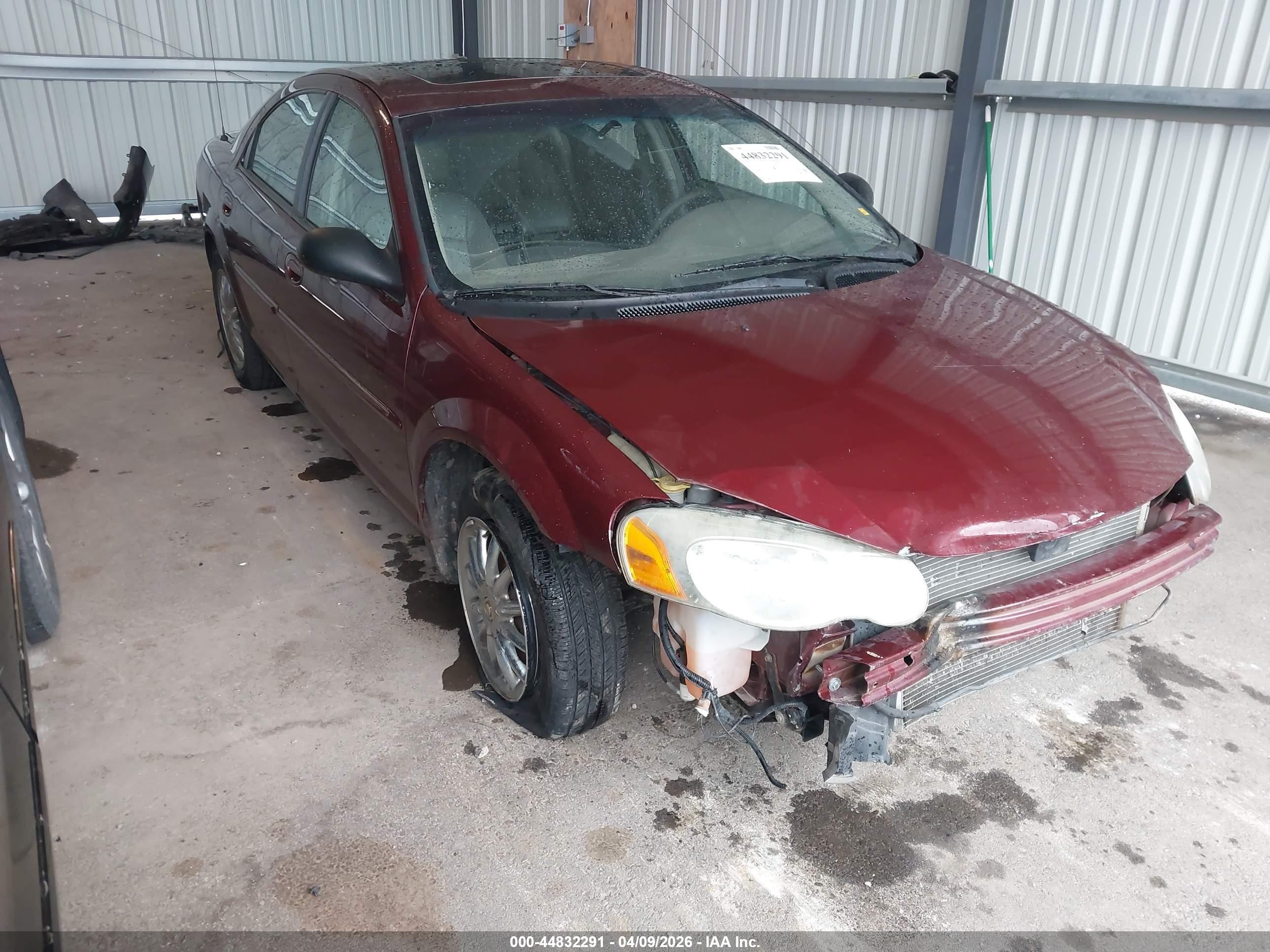 2002 Chrysler Sebring LXi, VIN 1C3EL56RX2N208560 — Перед