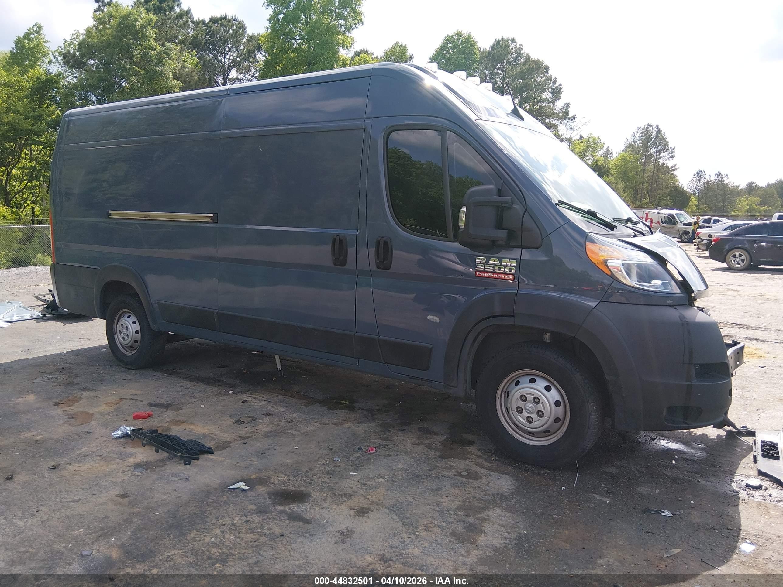 2022 Ram ProMaster Cargo, VIN 3C6MRVJGXNE112326 — Front end
