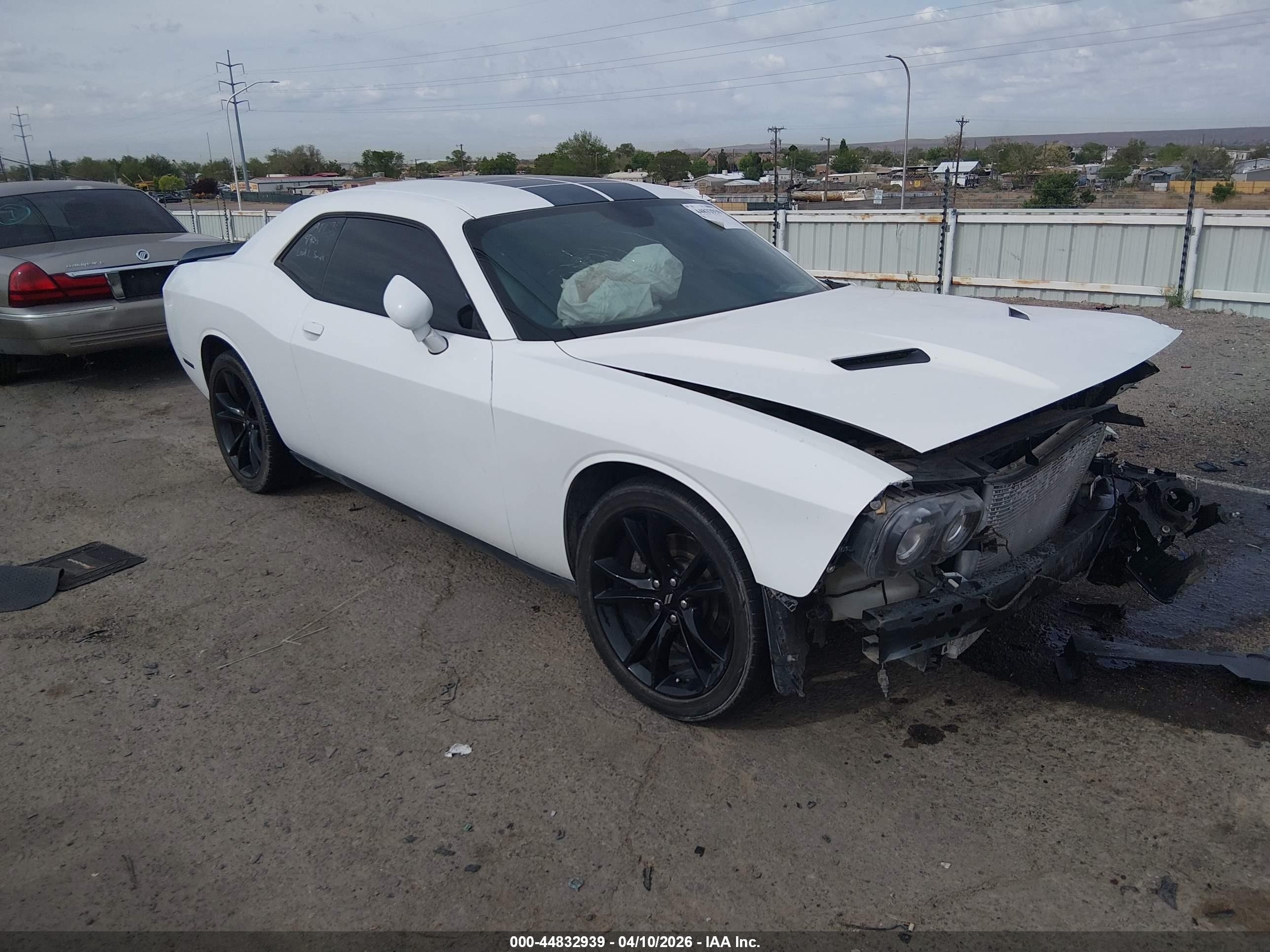 2018 Dodge Challenger R/T, VIN 2C3CDZBTXJH217005 — Front end