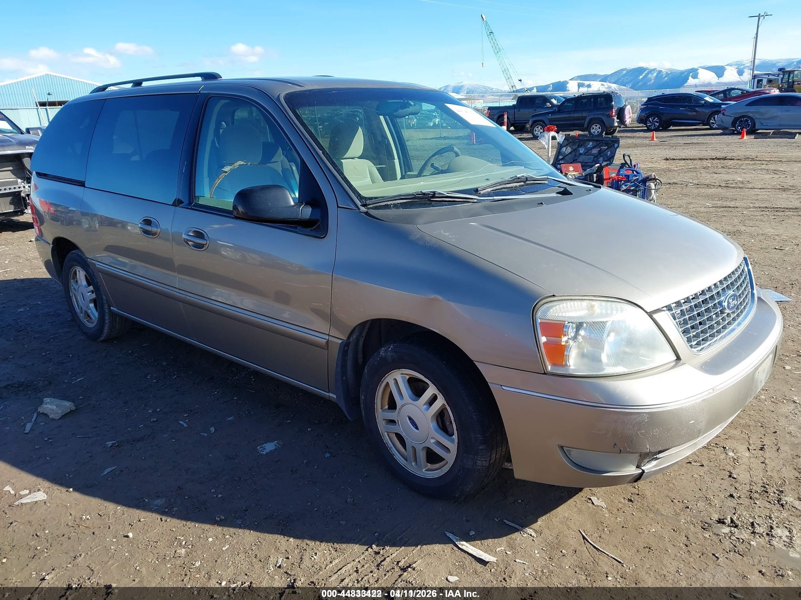 2004 Ford Freestar SEL, VIN 2FMZA52274BB17106 — Side