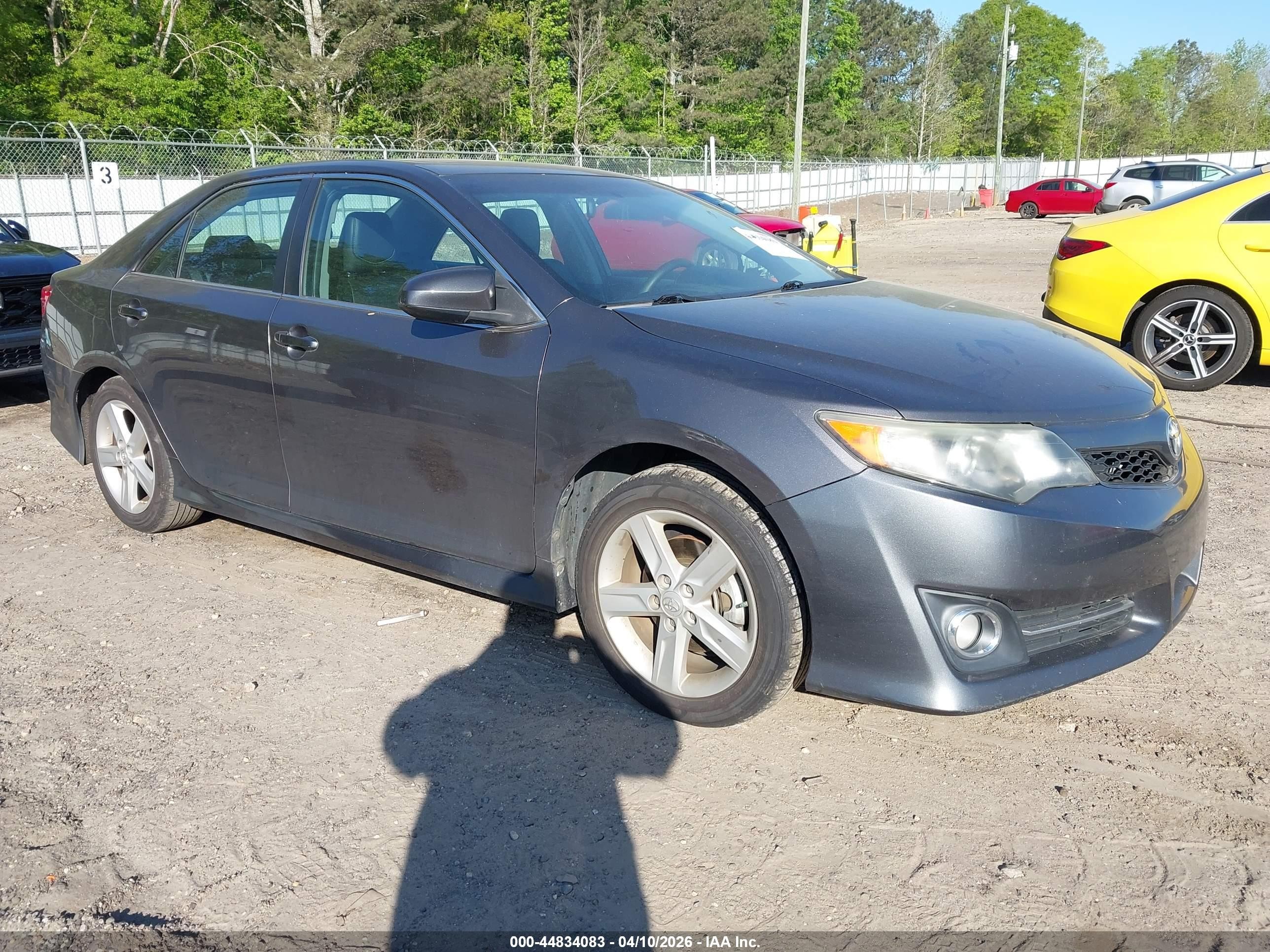 2013 Toyota Camry SE, VIN 4T1BF1FK7DU715342 — Бок