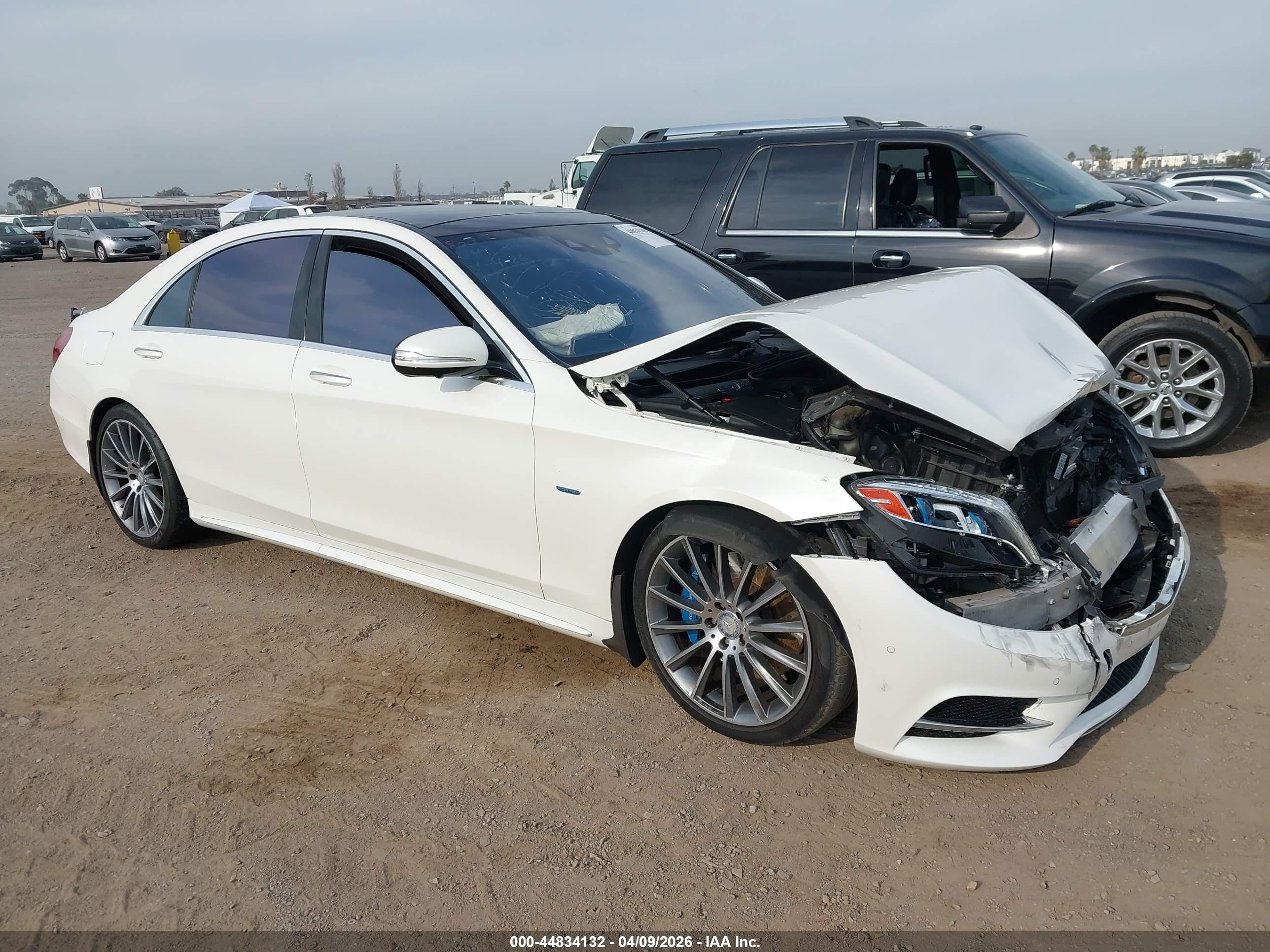 2017 Mercedes-Benz S 550e, VIN WDDUG6DB0HA294314 — Front end