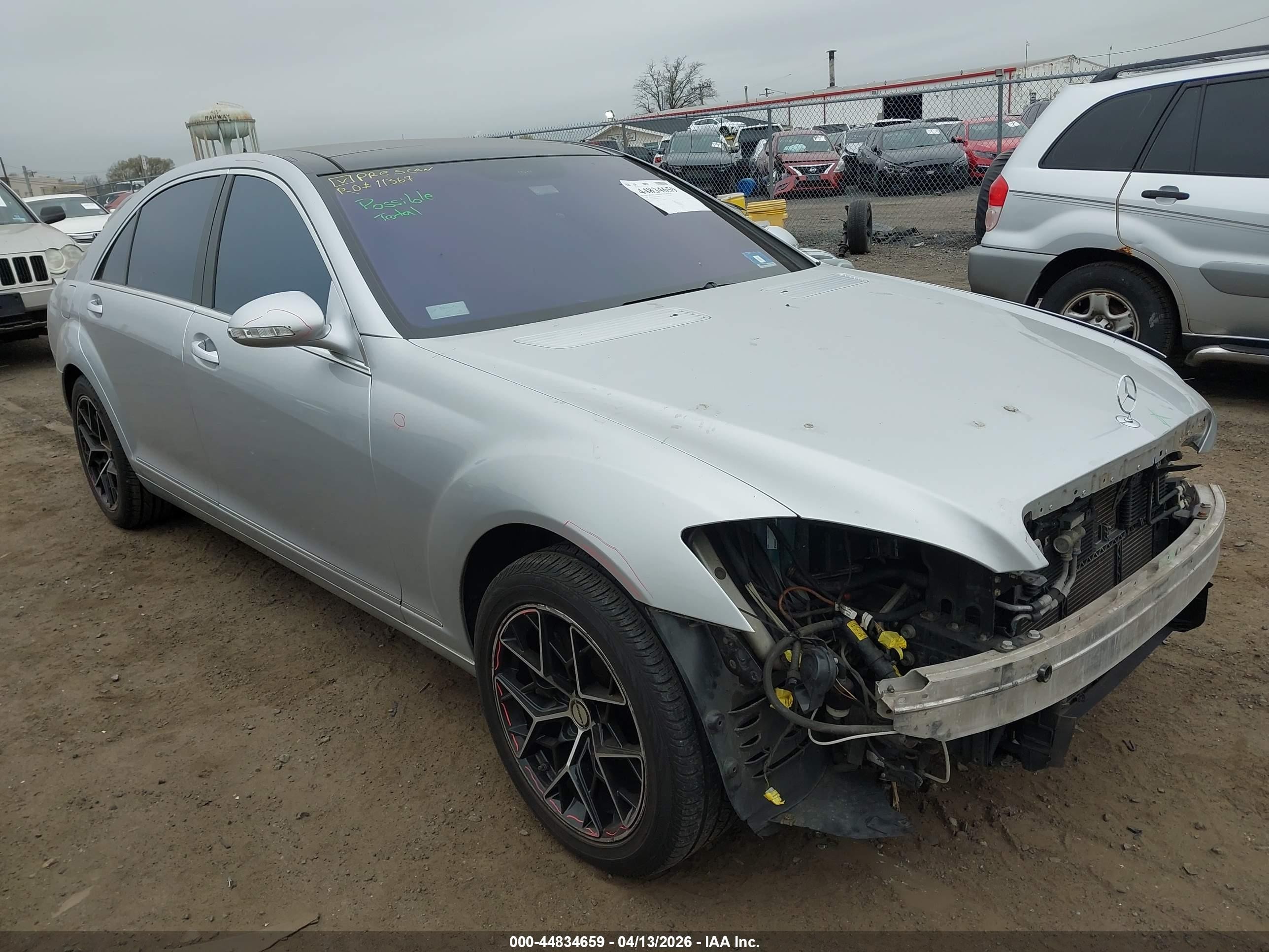 2008 Mercedes-Benz S 550, VIN WDDNG86X08A177552 — Front end