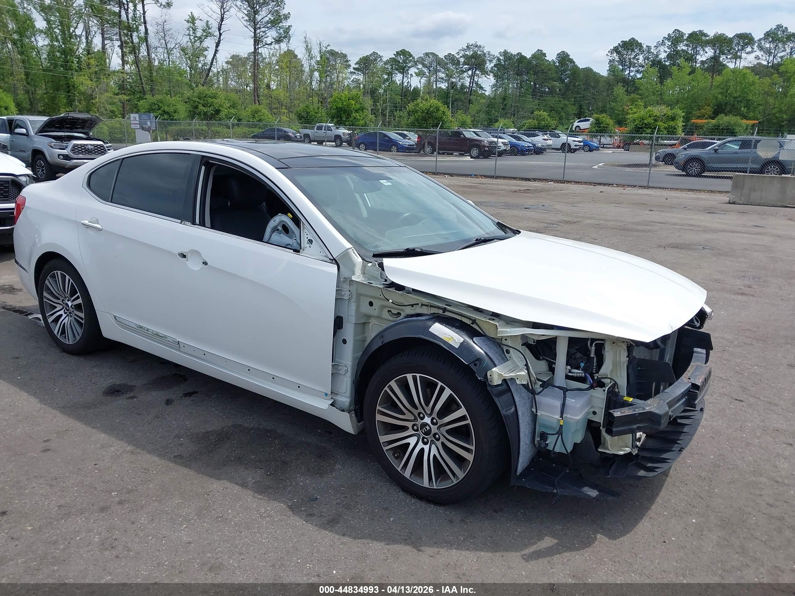 2016 Kia Cadenza, VIN KNALN4D73G5213578 — Front end