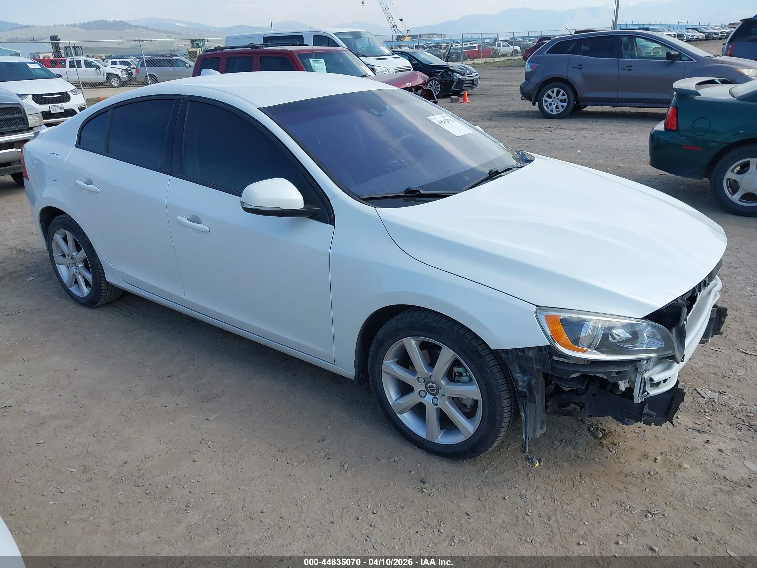 2016 Volvo S60 T5 Drive-E, VIN YV126MFJ8G2406311 — Front end