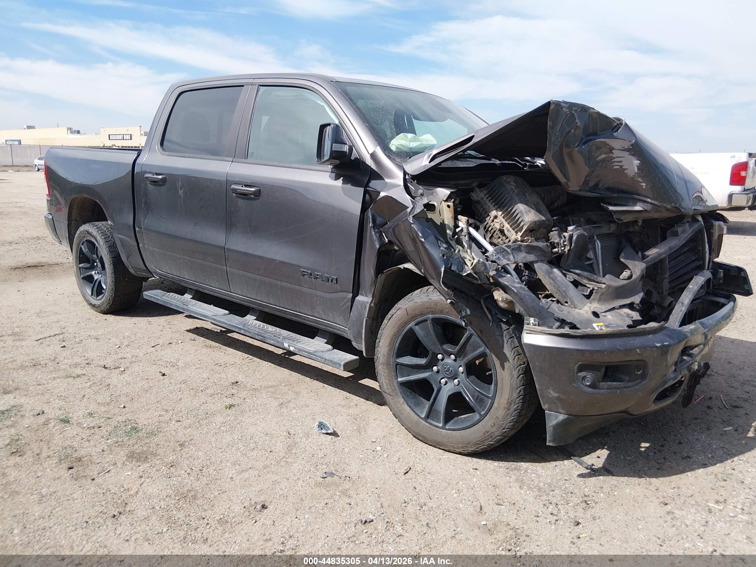 2020 Ram 1500 Big Horn, VIN 1C6SRFFT0LN274493 — Front end