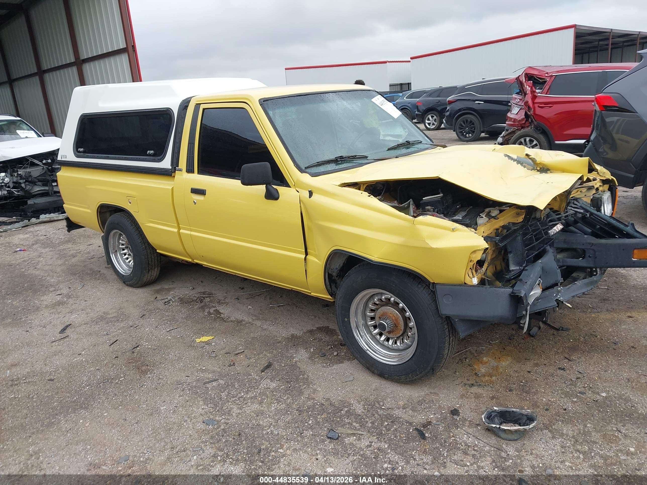 1986 Toyota Pickup, VIN JT4RN50R1G0175680 — Front end