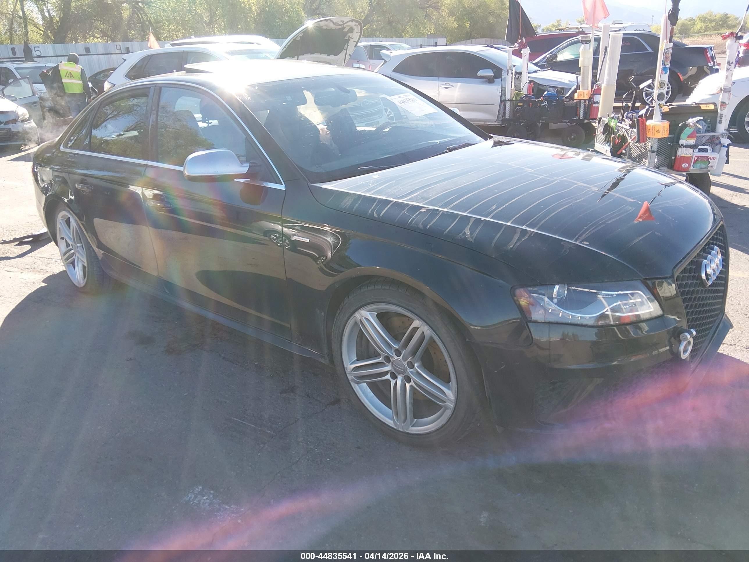 2011 Audi S4 Prestige, VIN WAUKGAFL1BA128849 — Бок