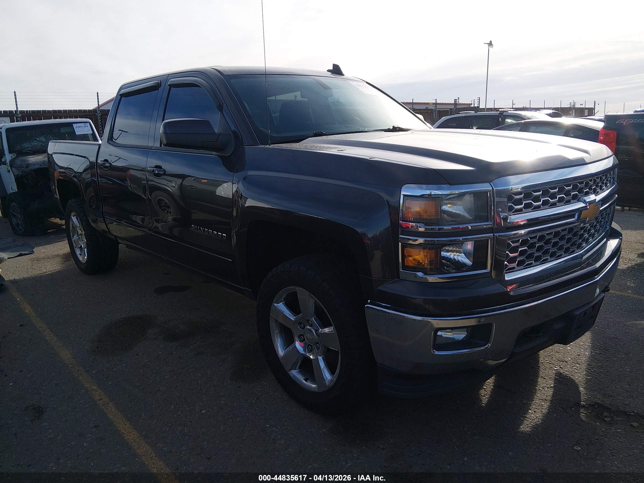 2015 Chevrolet Silverado 1500 LT, VIN 3GCUKREC6FG434799 — Rear end