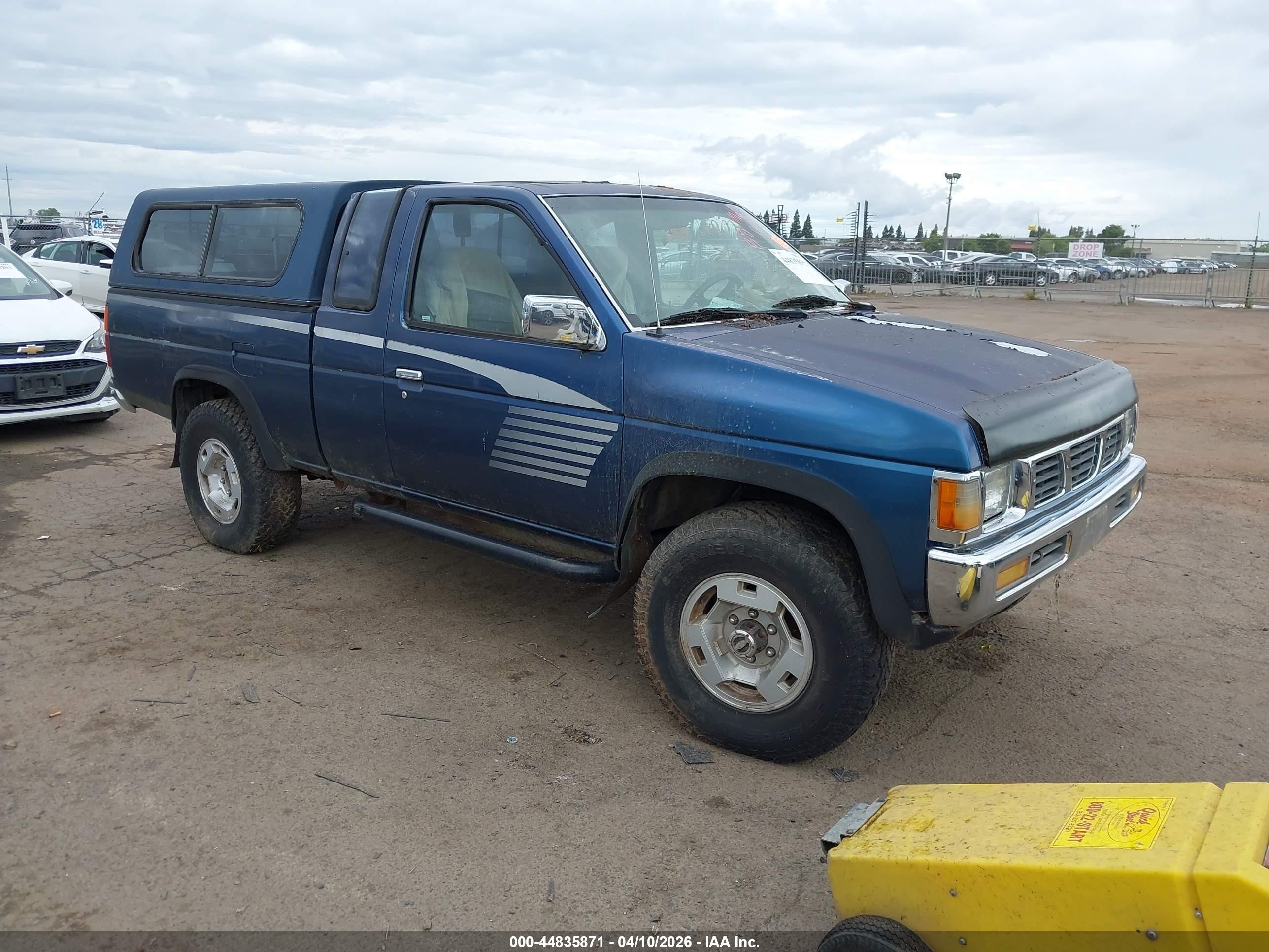 1994 Nissan Frontier SE, VIN 1N6HD16Y1RC350319 — Normal wear