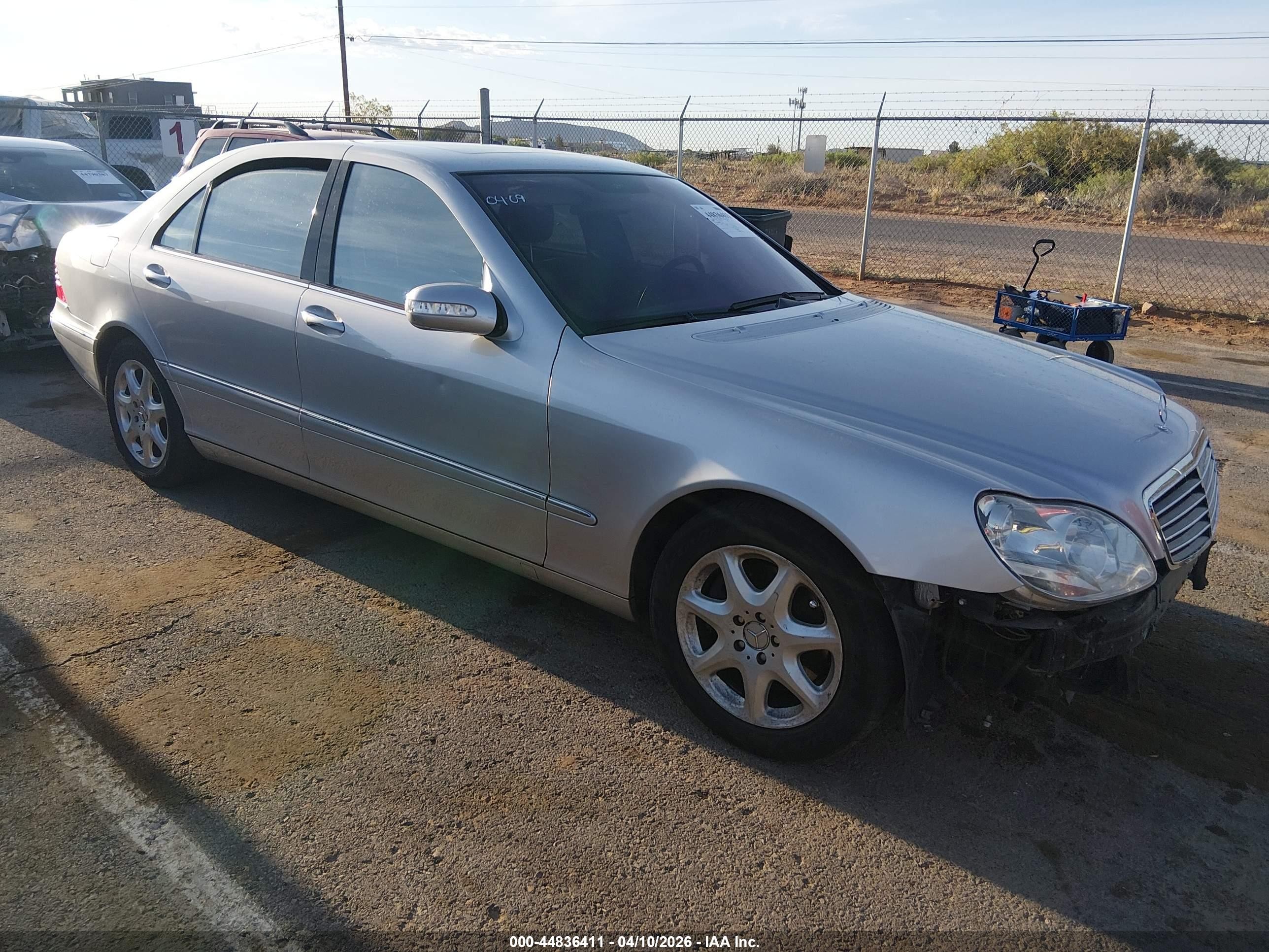 2005 Mercedes-Benz S 500, VIN WDBNG84J55A458765 — Front end