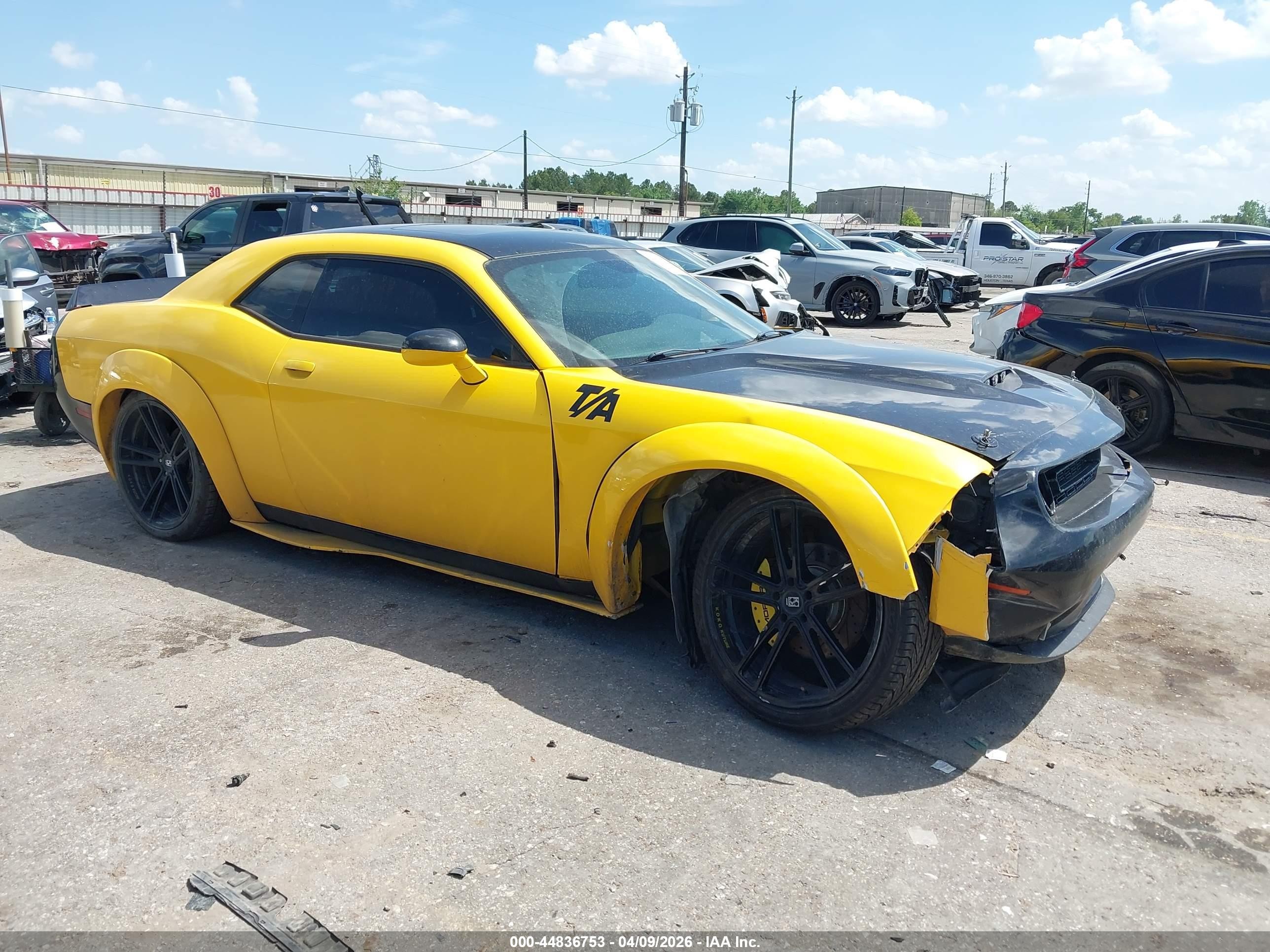 2017 Dodge Challenger R/T, VIN 2C3CDZBT7HH567332 — Side