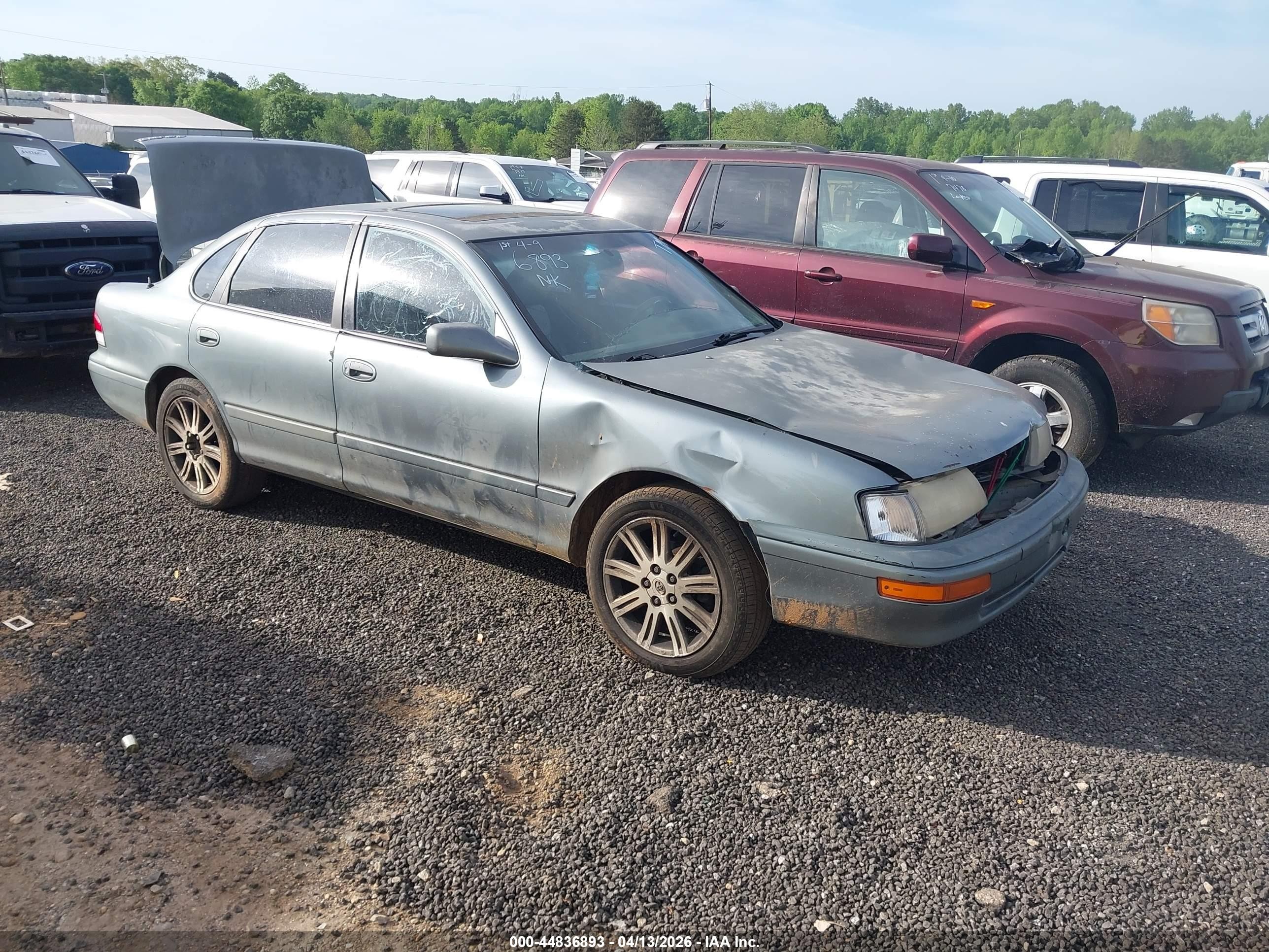1996 Toyota Avalon XL, VIN 4T1BF12B2TU078302 — Normal wear