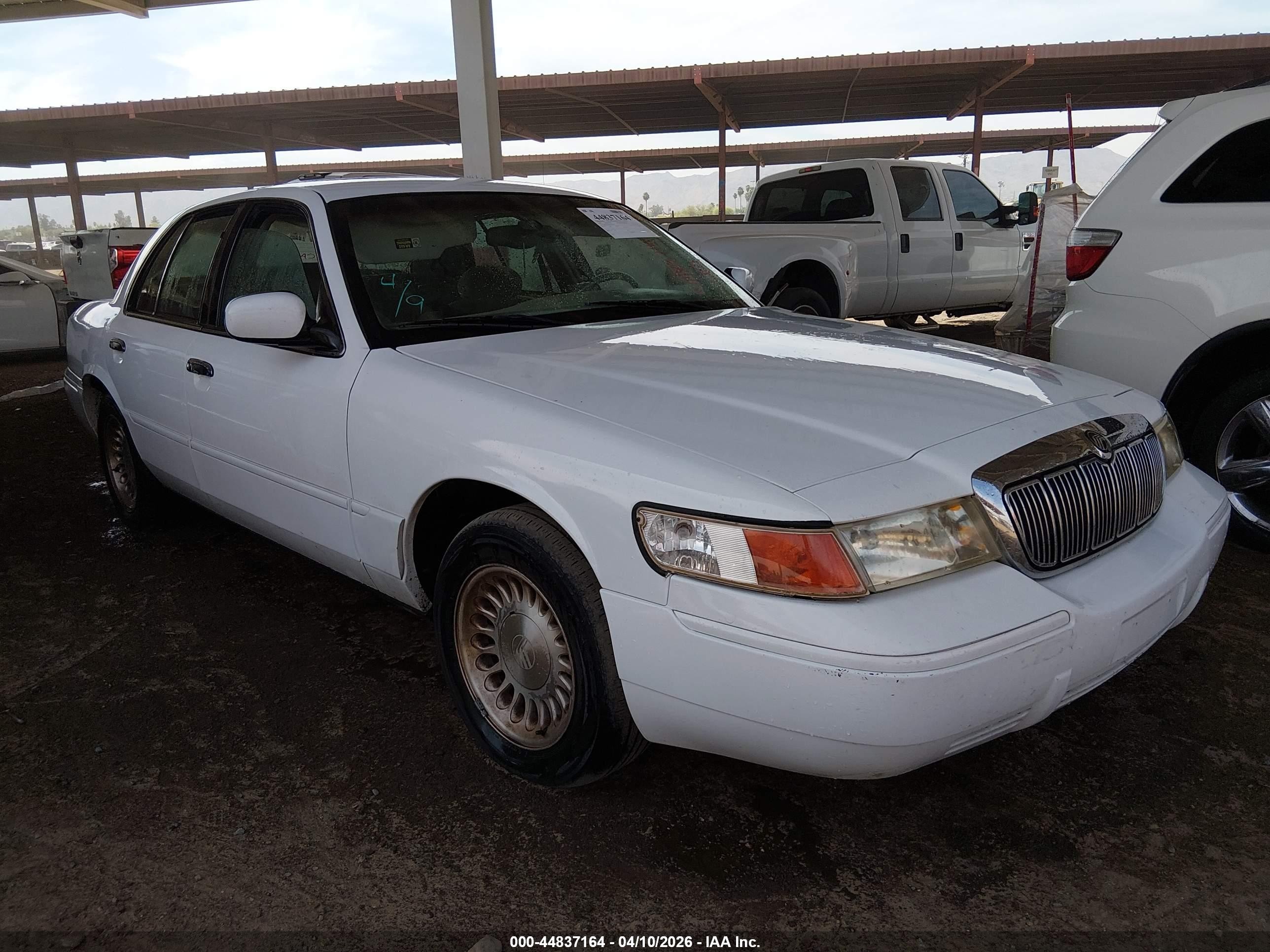 1998 Mercury Grand Marquis LS, VIN 2MEFM75W9WX662415 — Normal wear