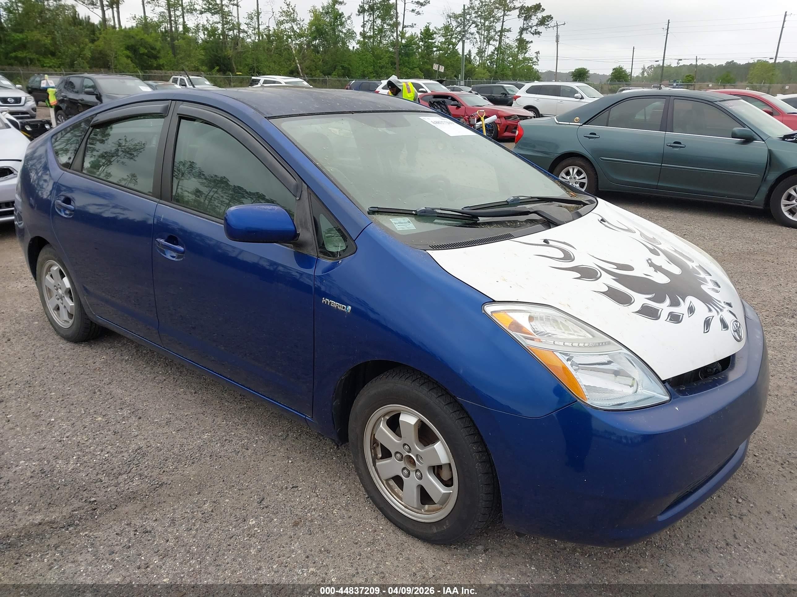 2008 Toyota Prius, VIN JTDKB20U087771417 — Front end
