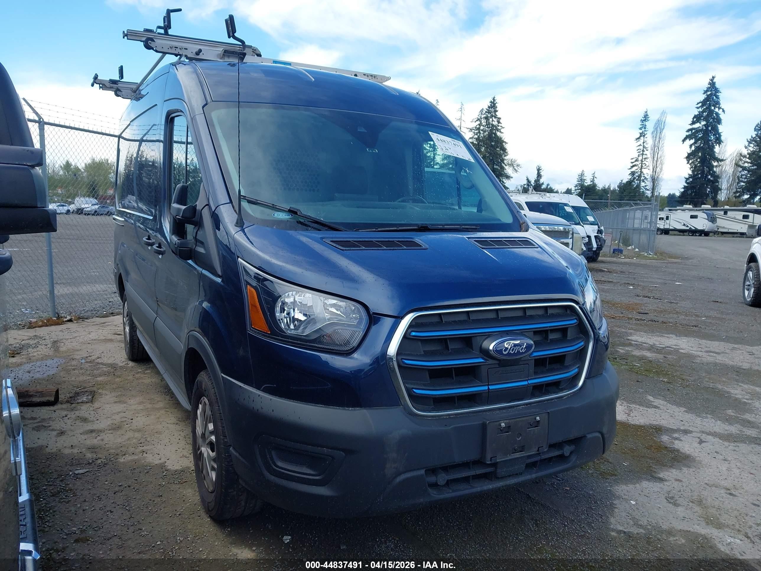 2022 Ford E-Transit Cargo, VIN 1FTBW9CK7NKA30035 — Rear end