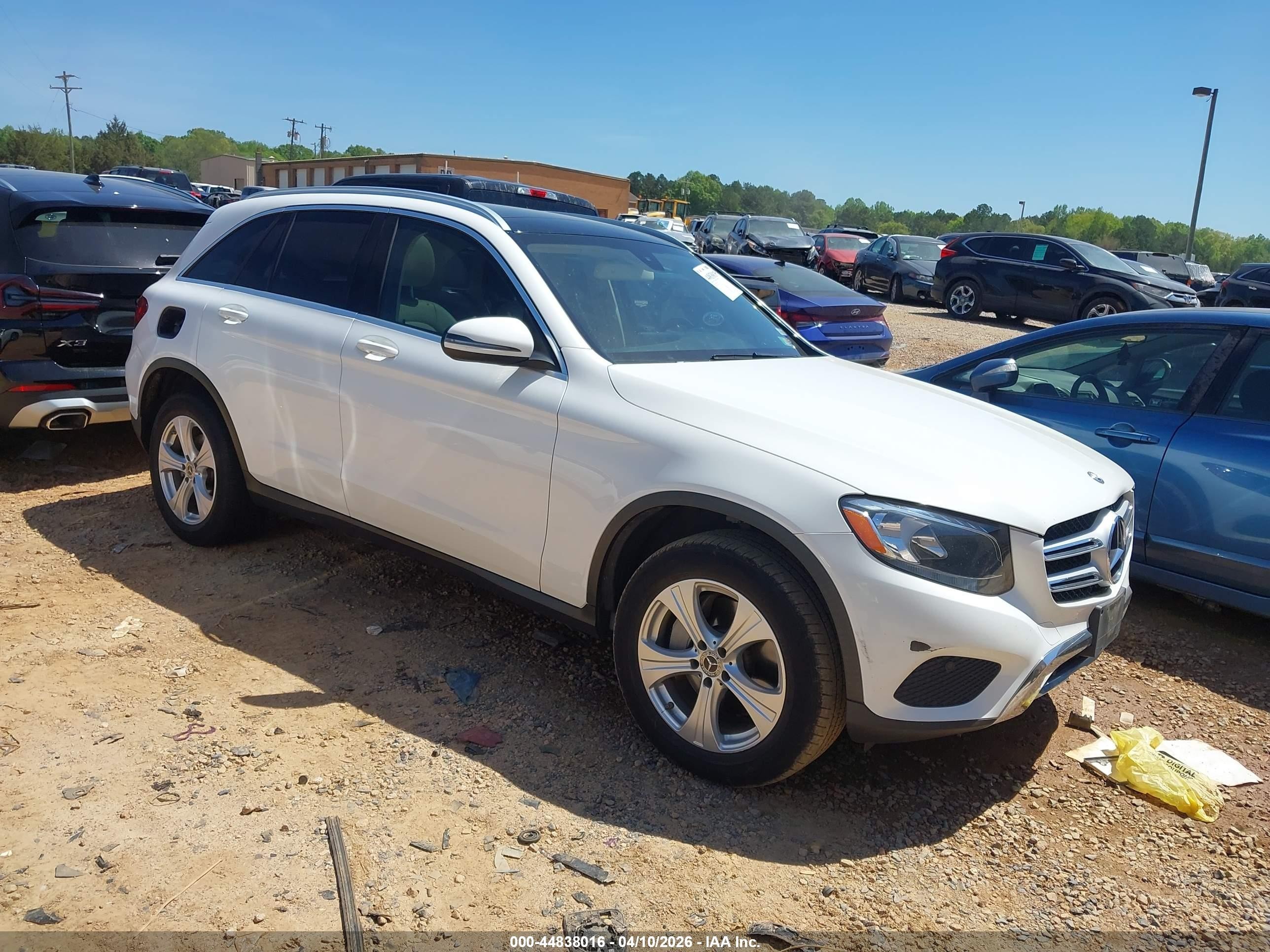 2018 Mercedes-Benz GLC 300, VIN WDC0G4JB6JV049477 — Side