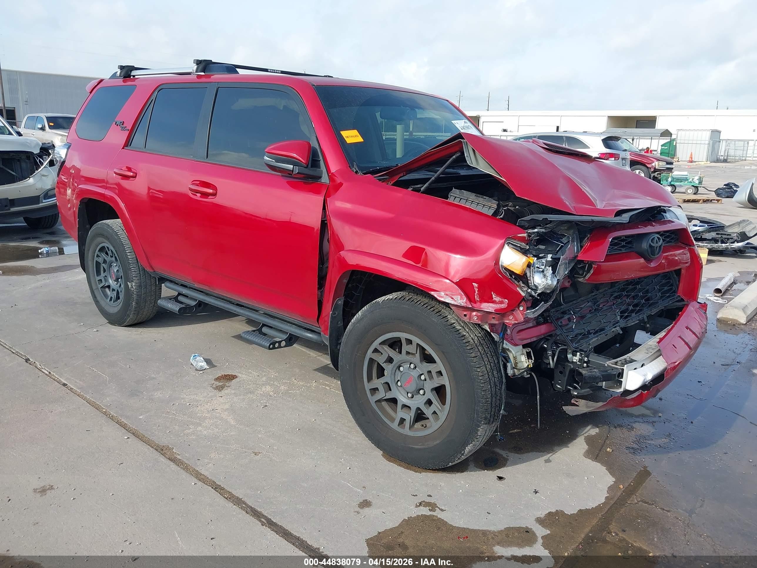 2018 Toyota 4Runner Limited, VIN JTEBU5JR2J5601899 — Front end