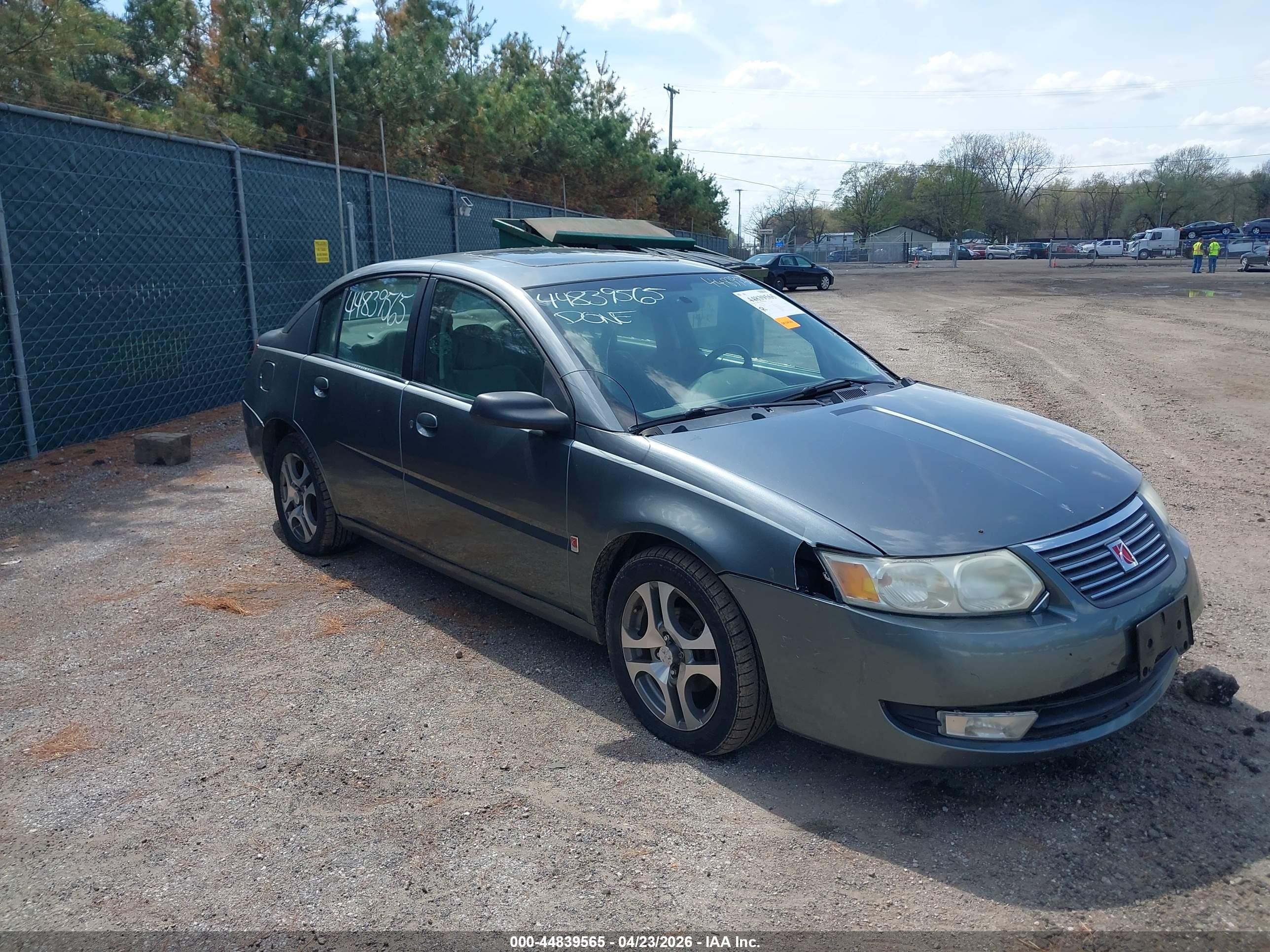 2005 Saturn ION ION 3, VIN 1G8AL52F05Z104592 — Front end