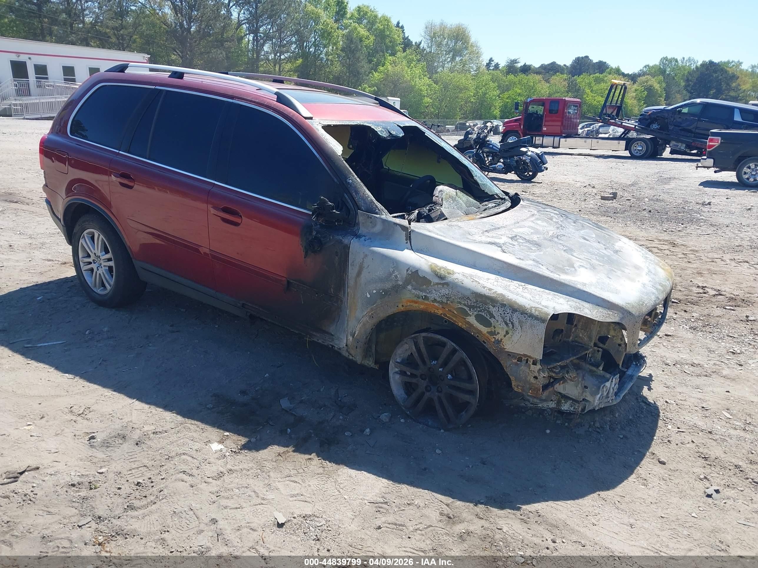 2011 Volvo XC90 I6, VIN YV4952CY2B1575927 — Engine fire