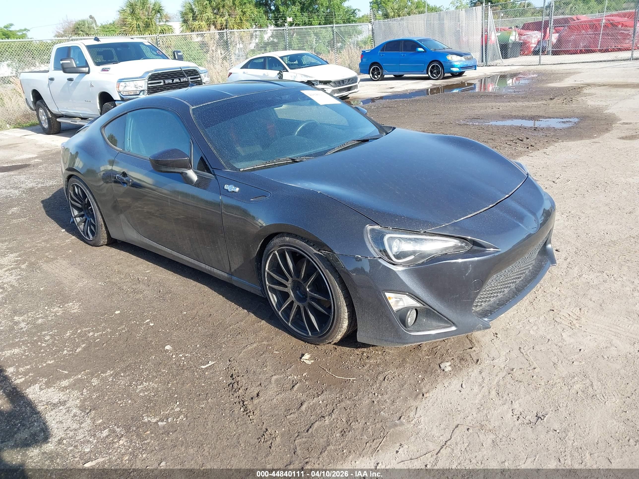 2013 Scion FR-S, VIN JF1ZNAA16D2708629 — Front end