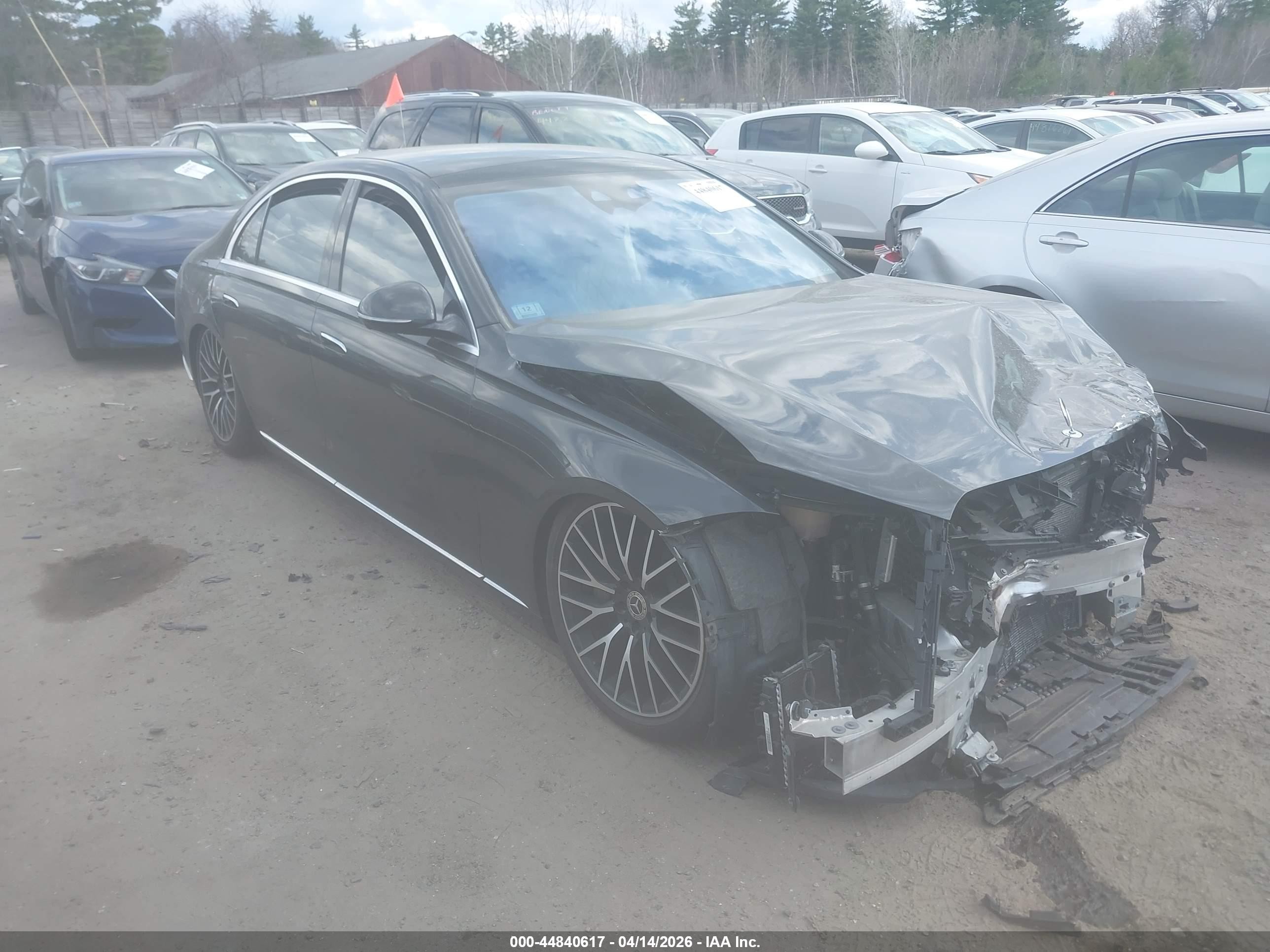 2022 Mercedes-Benz S 580, VIN W1K6G7GB3NA144011 — Front end