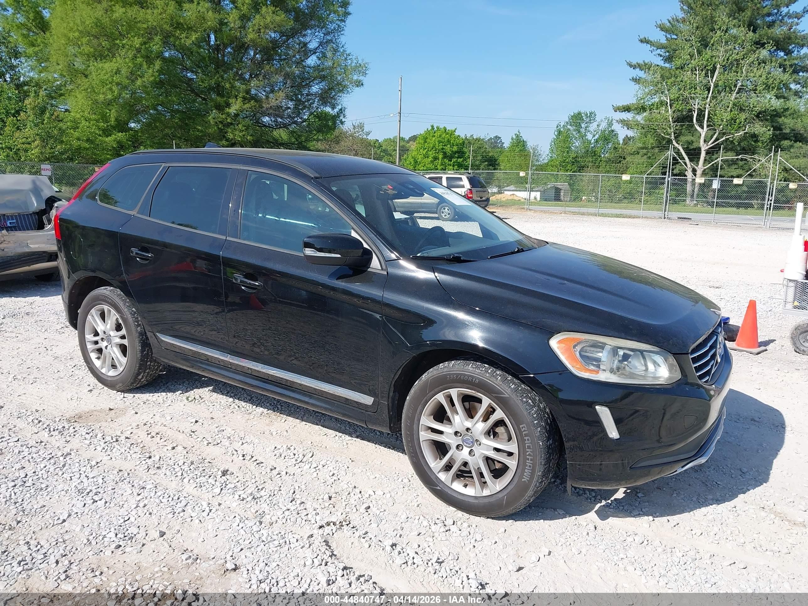 2015 Volvo XC60 T5 Drive-E, VIN YV440MDJ8F2729448 — Normal wear