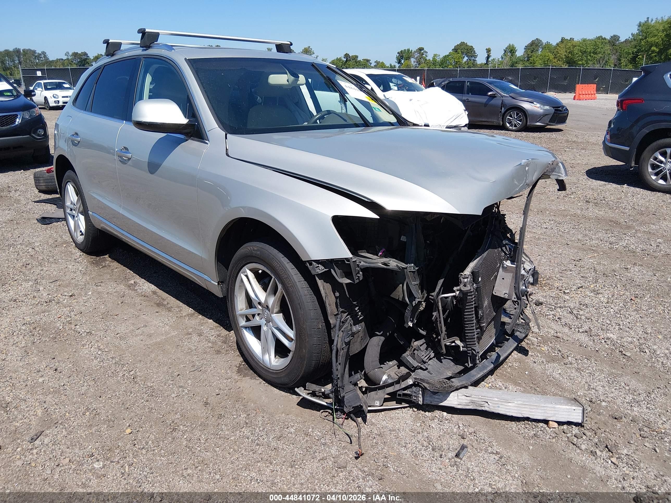 2016 Audi Q5 Premium Plus, VIN WA1L2AFP8GA082818 — Front end
