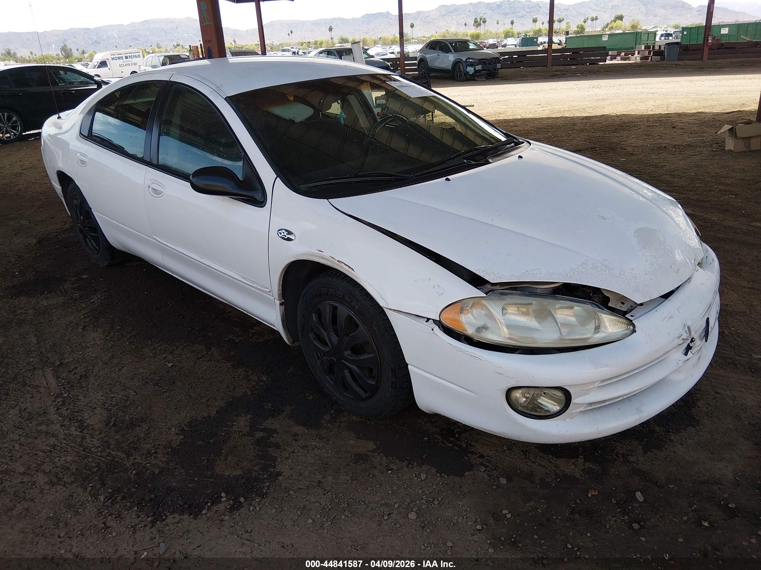 2002 Dodge Intrepid, VIN 2B3HD46V62H232748 — Front end