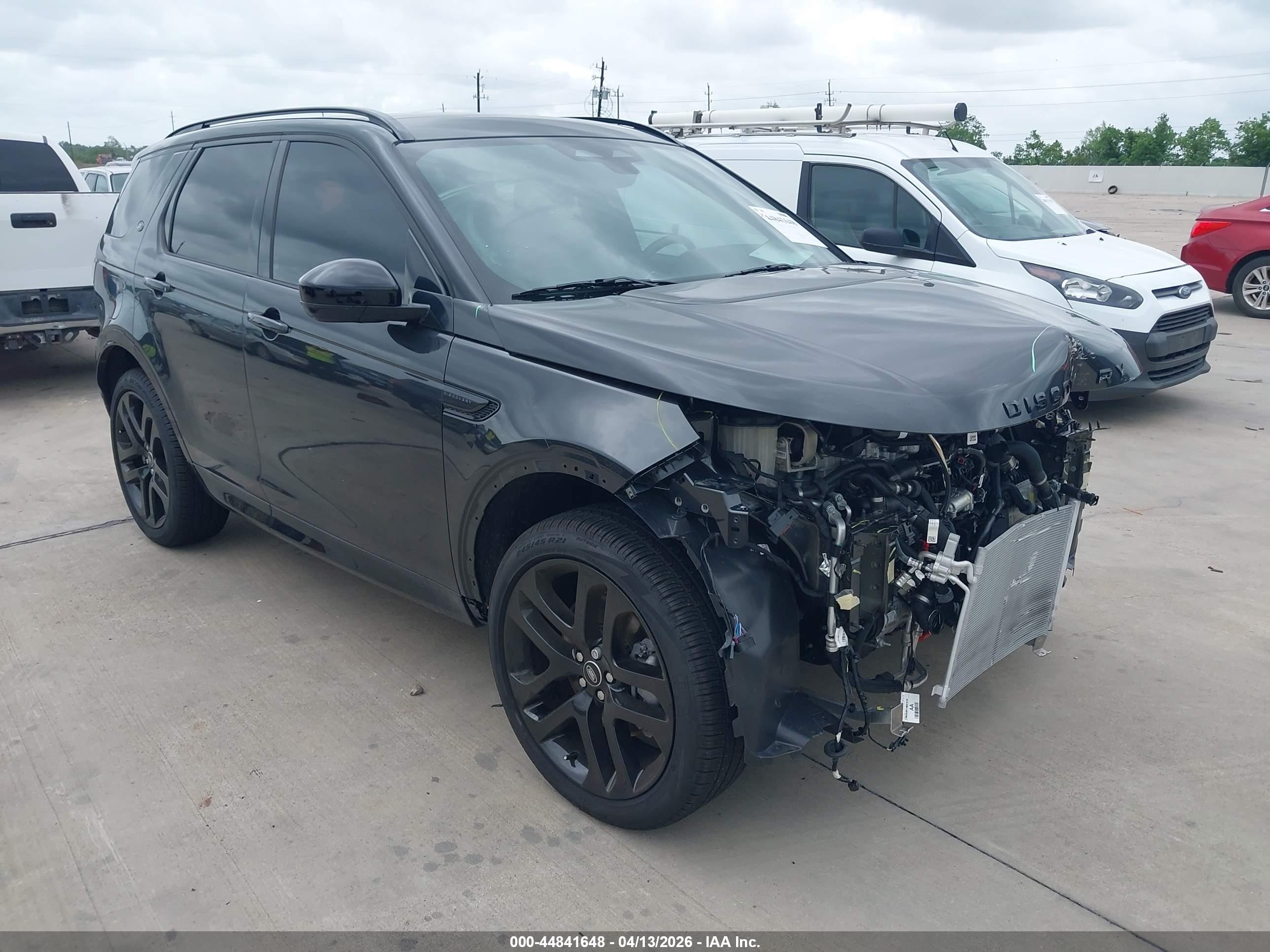 2025 Land Rover Discovery Sport SE R-Dynamic, VIN SALCL2FX6SH366482 — Front end