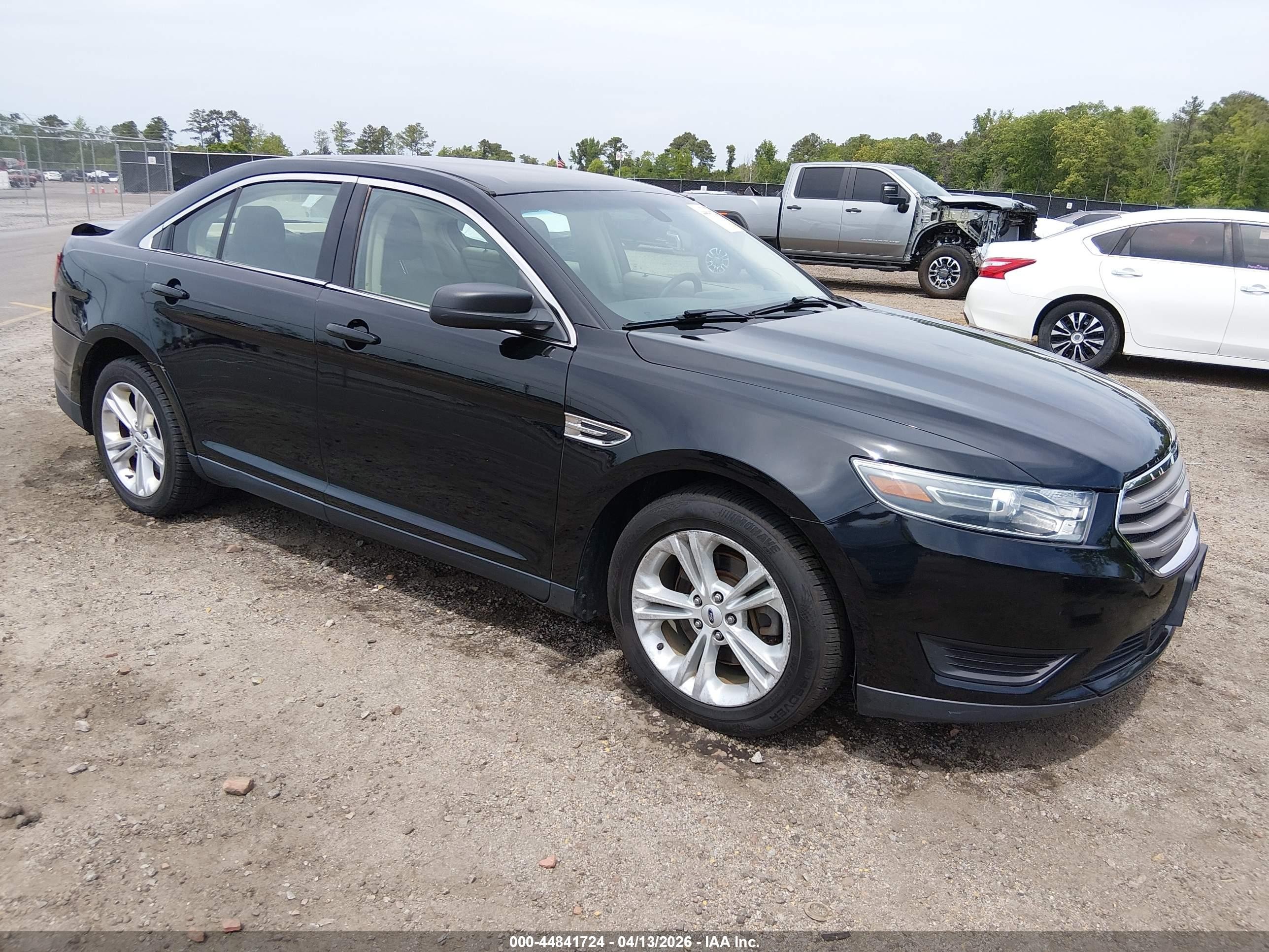 2016 Ford Taurus SE, VIN 1FAHP2D80GG148019 — Зад