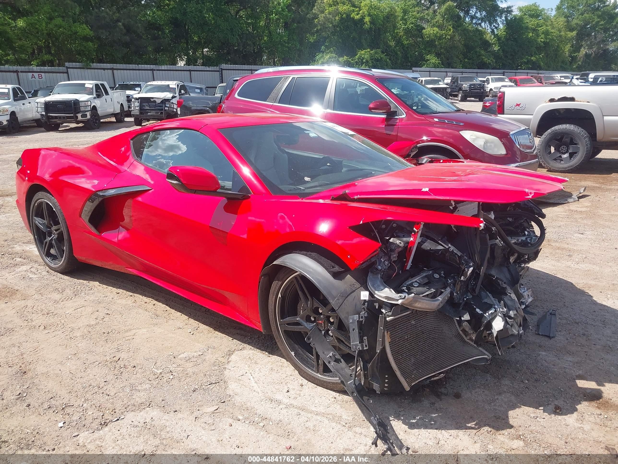 2021 Chevrolet Corvette 2LT, VIN 1G1YB2D44M5124392 — Front end