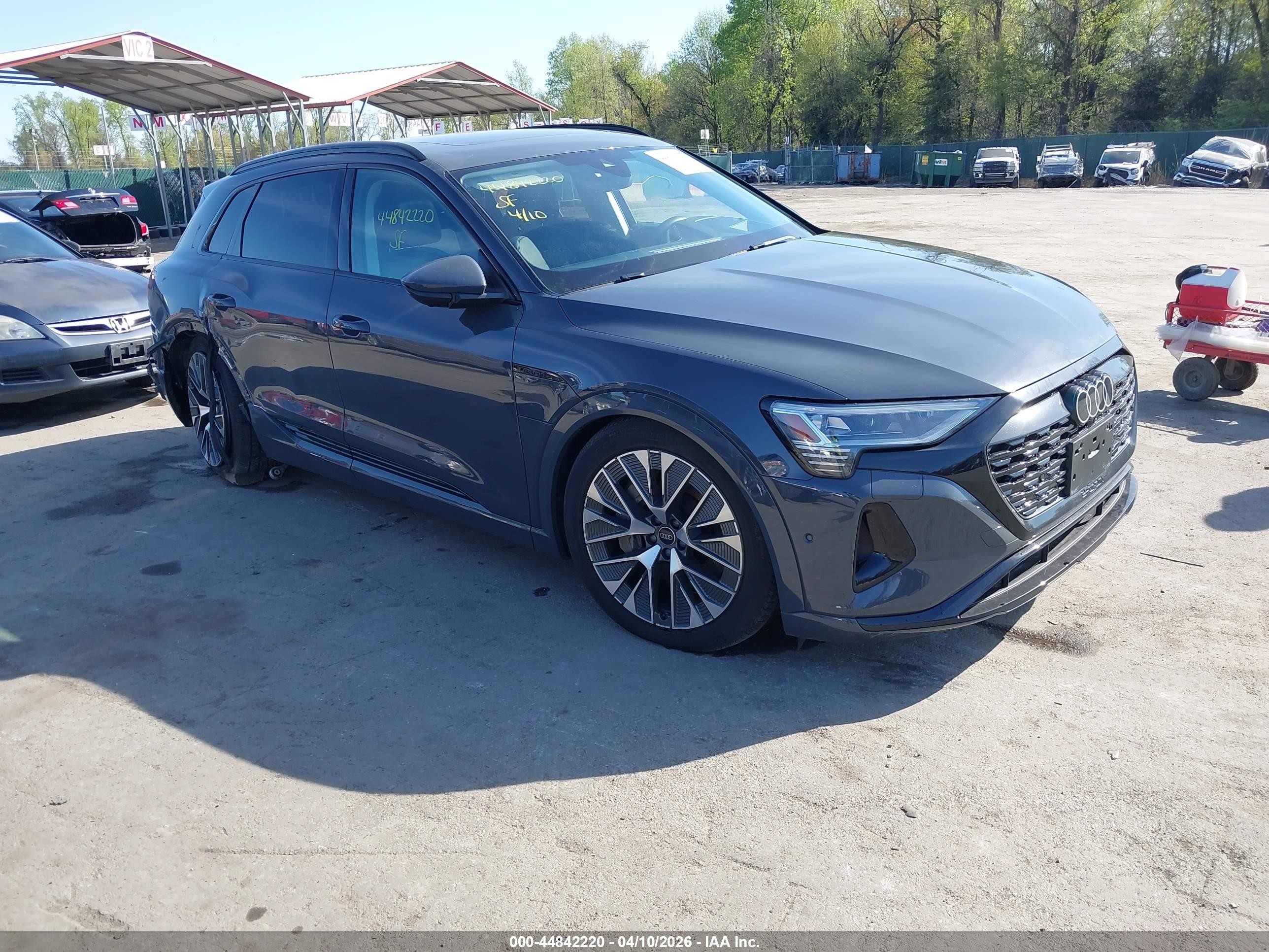 2024 Audi Q8 e-tron Prestige, VIN WA16ABGE9RB007688 — Зад