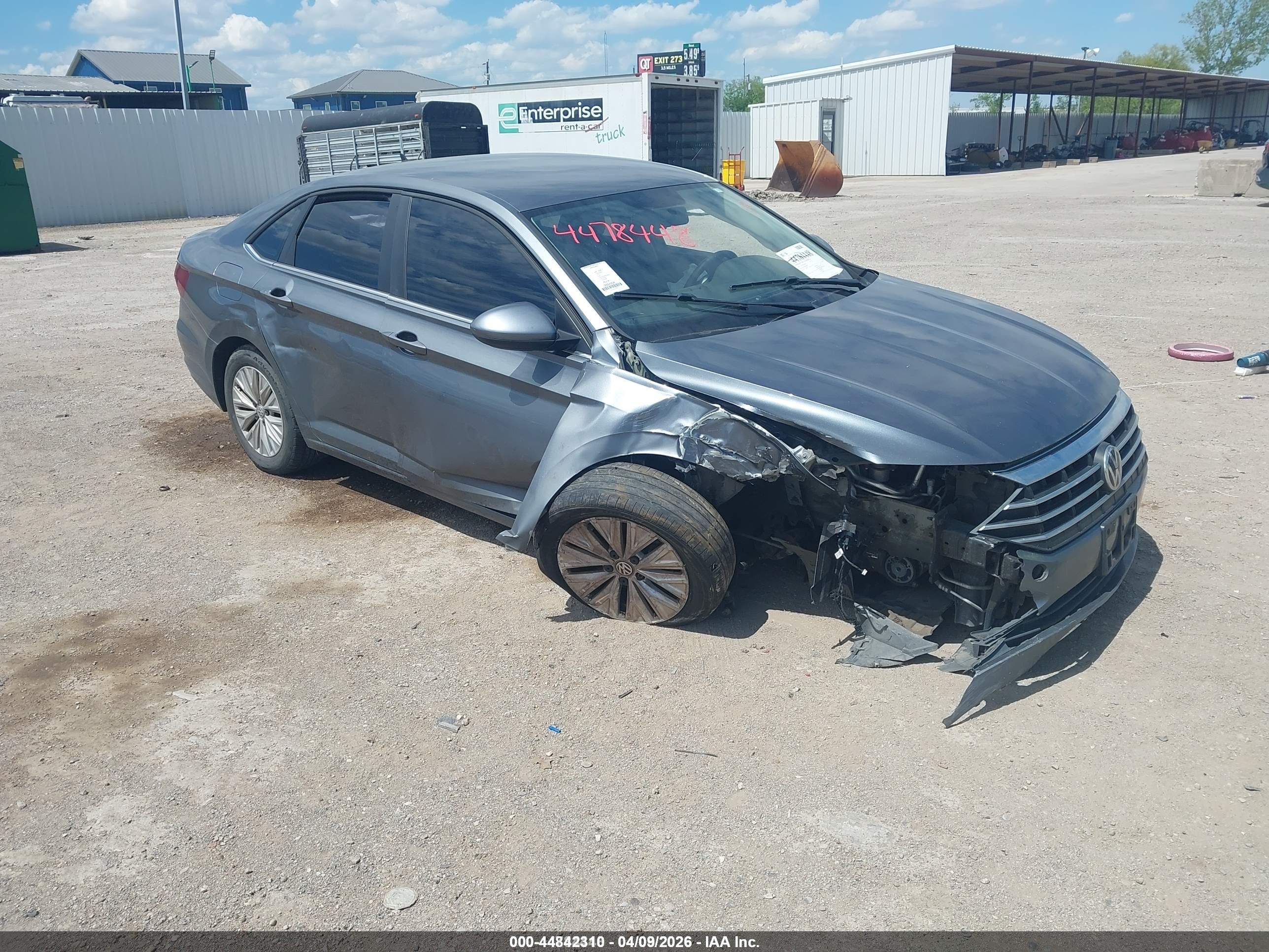 2019 Volkswagen Jetta S, VIN 3VWCB7BU8KM268095 — Изъятие за долги